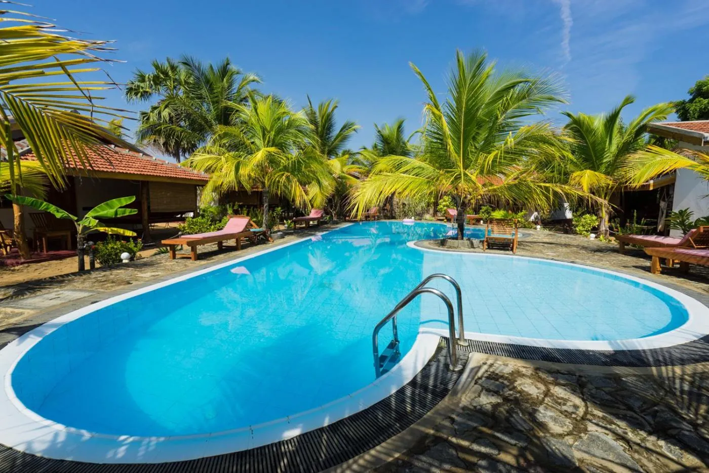Pool view in Babar Point