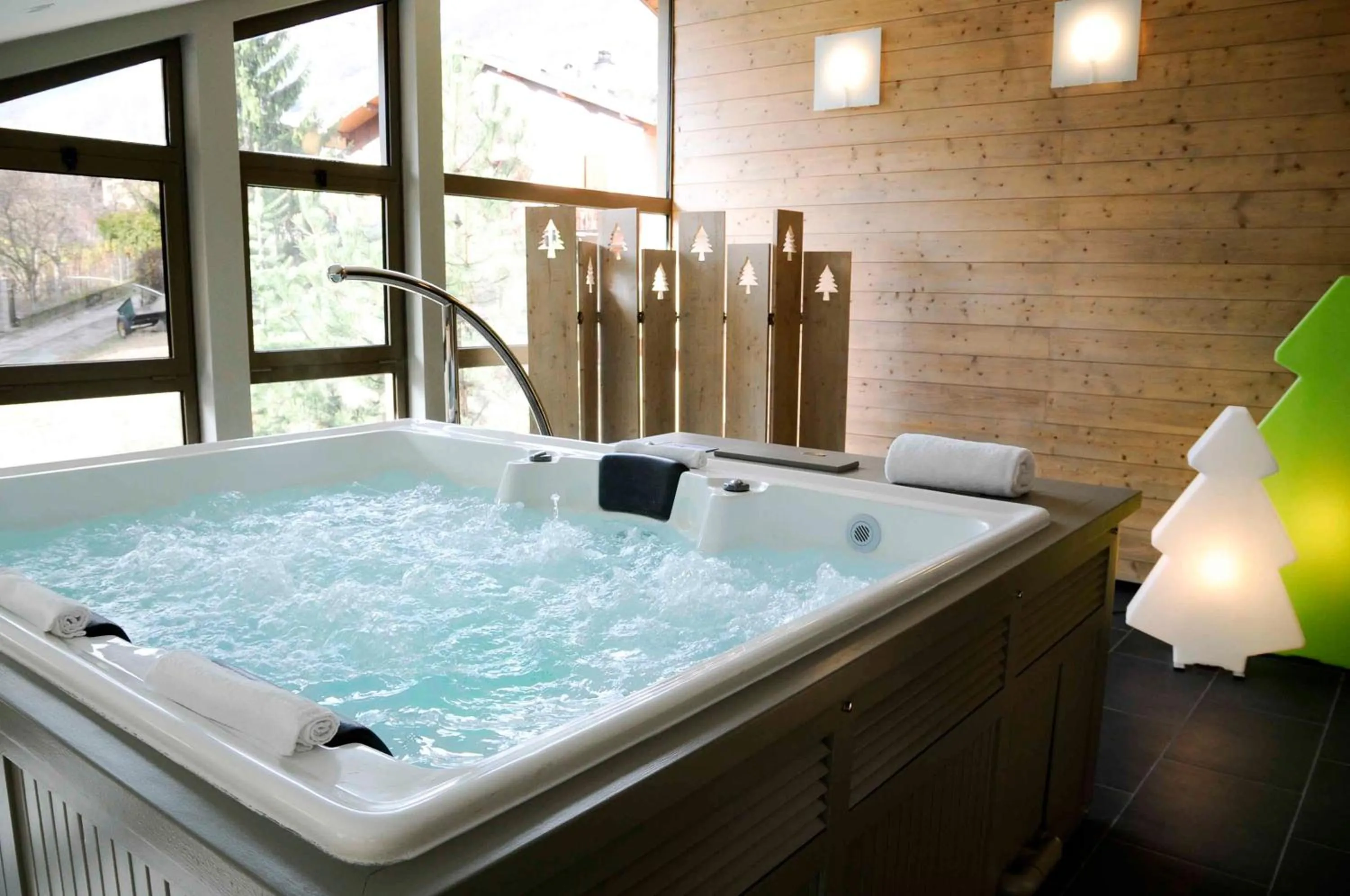 Spa and wellness centre/facilities in Hôtel Restaurant La Tourmaline