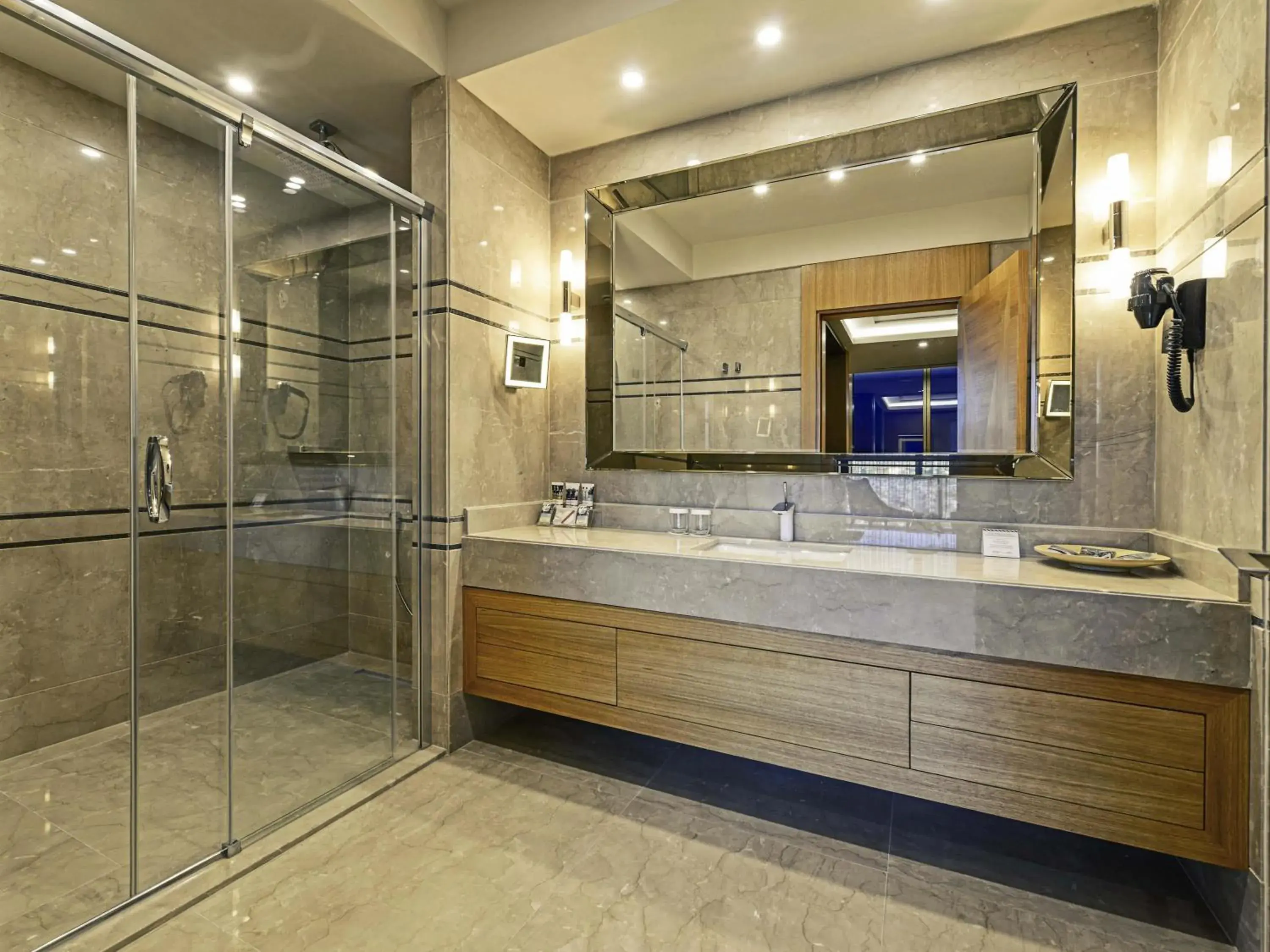 Bedroom in Mövenpick Hotel & Thermal Spa Bursa Bedroom in Mövenpick Hotel & Thermal Spa Bursa