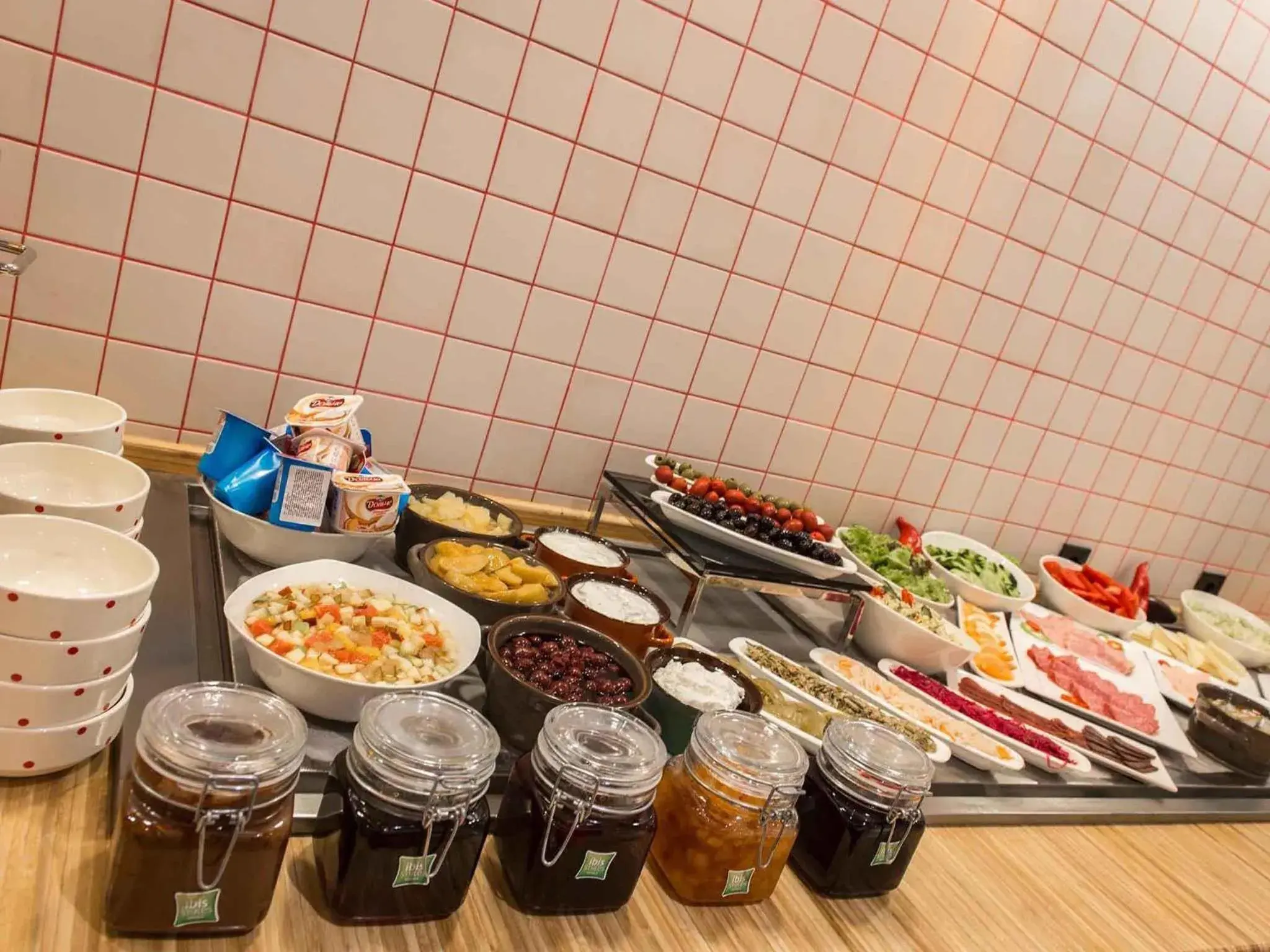 Breakfast in ibis Styles Tbilisi Center Breakfast in ibis Styles Tbilisi Center