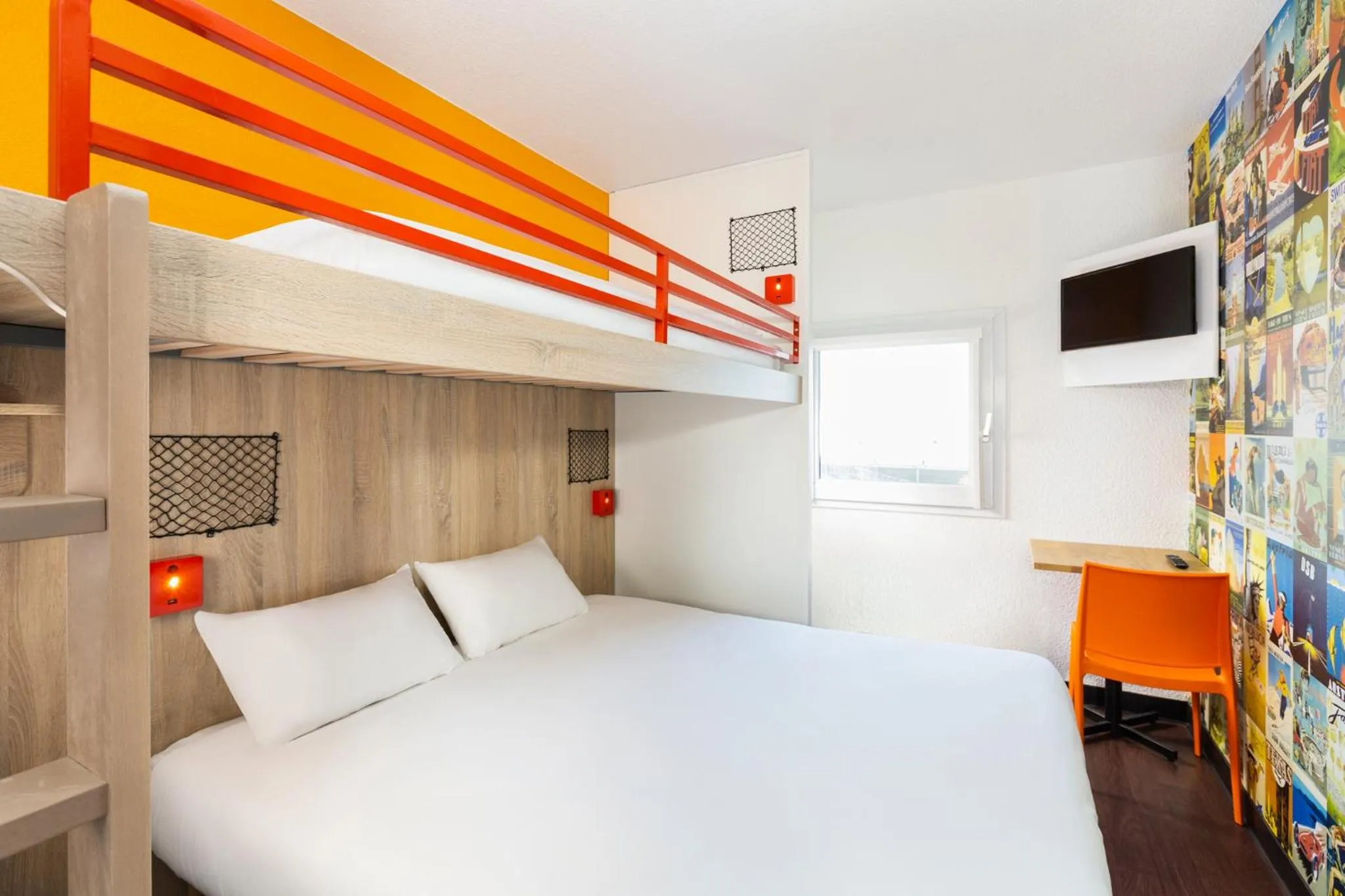 Photo of the whole room, Bed in hotelF1 Calais Coquelles