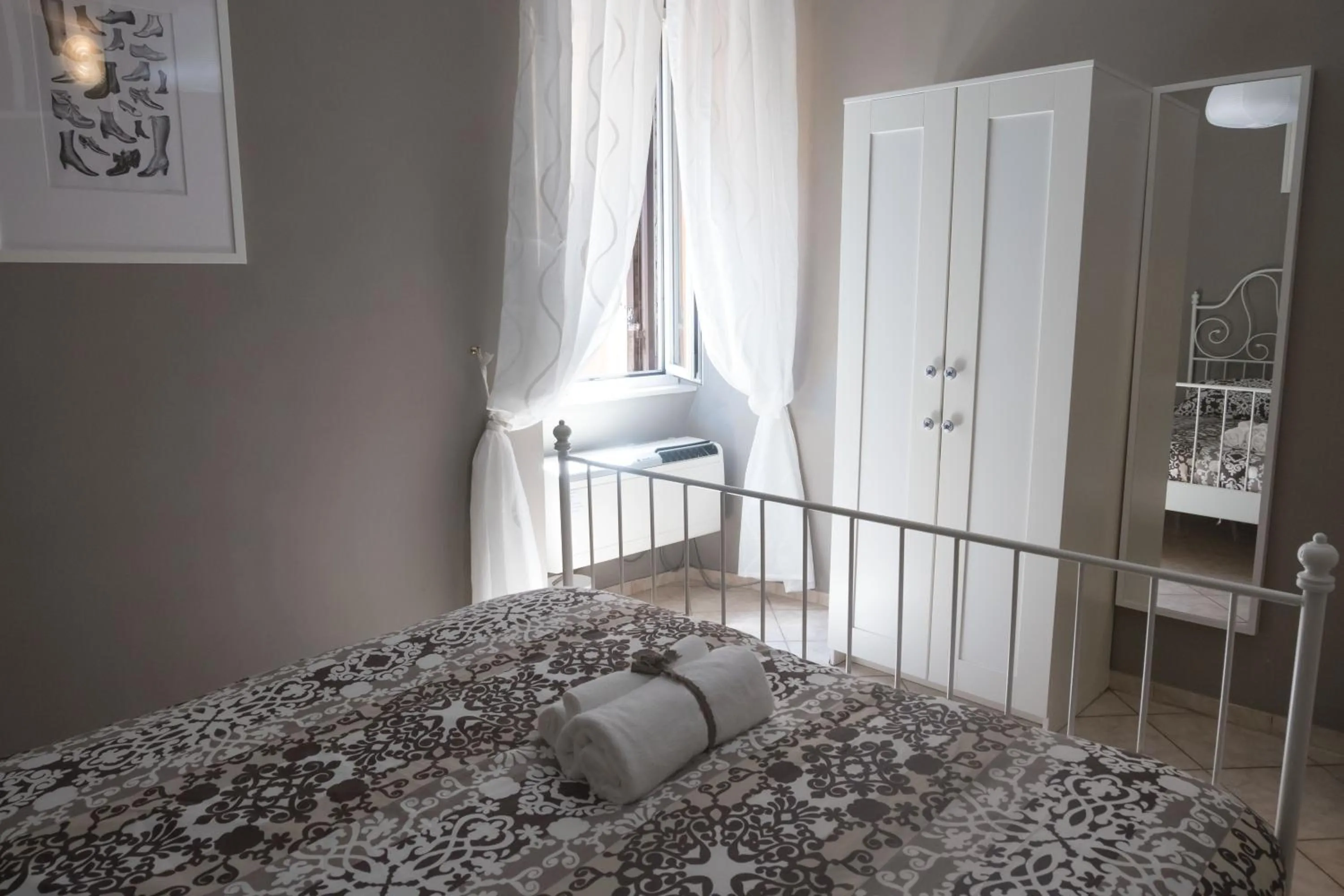 Bedroom, Bed in Roman Holidays
