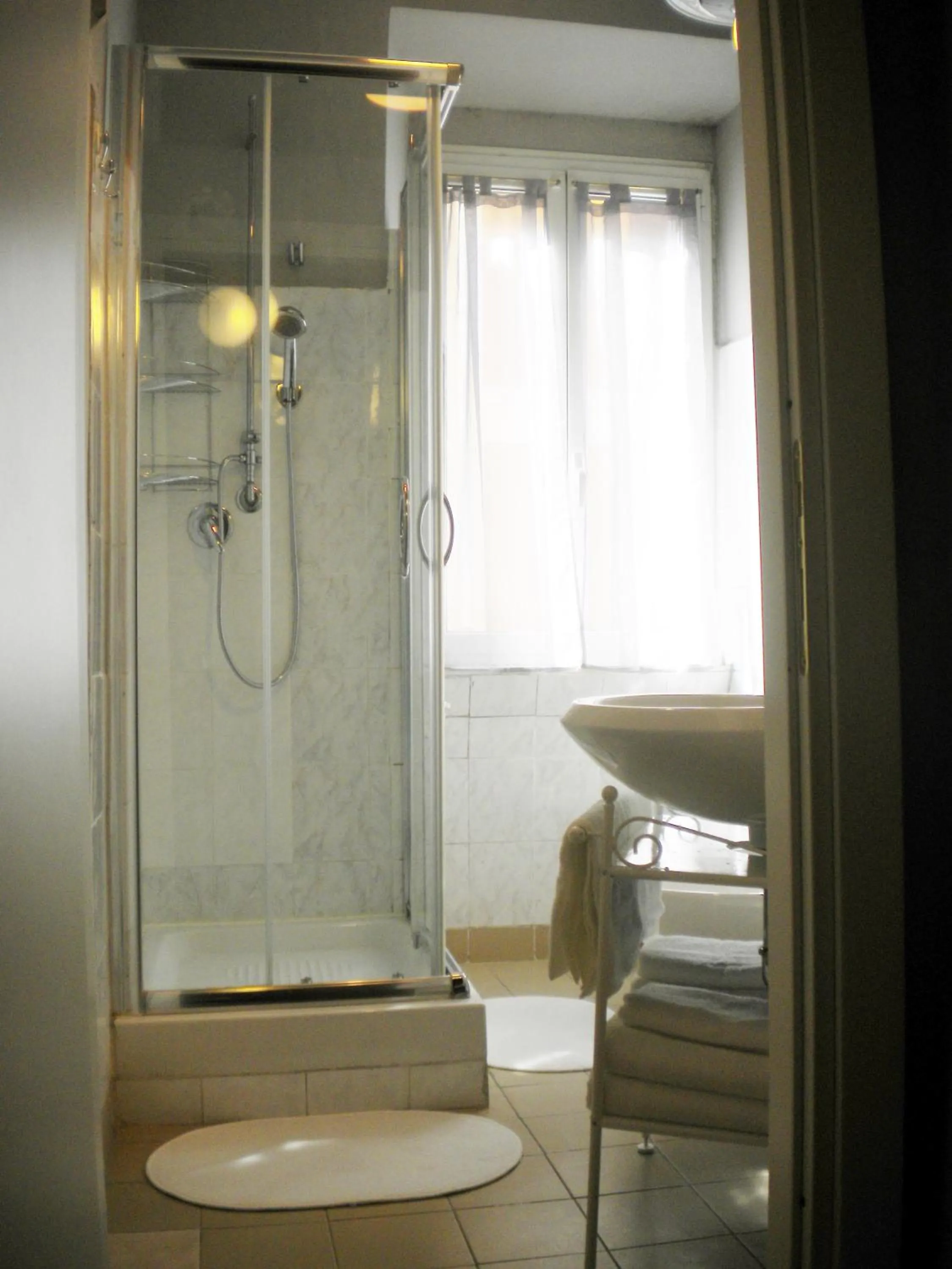 Shower in Roman Holidays
