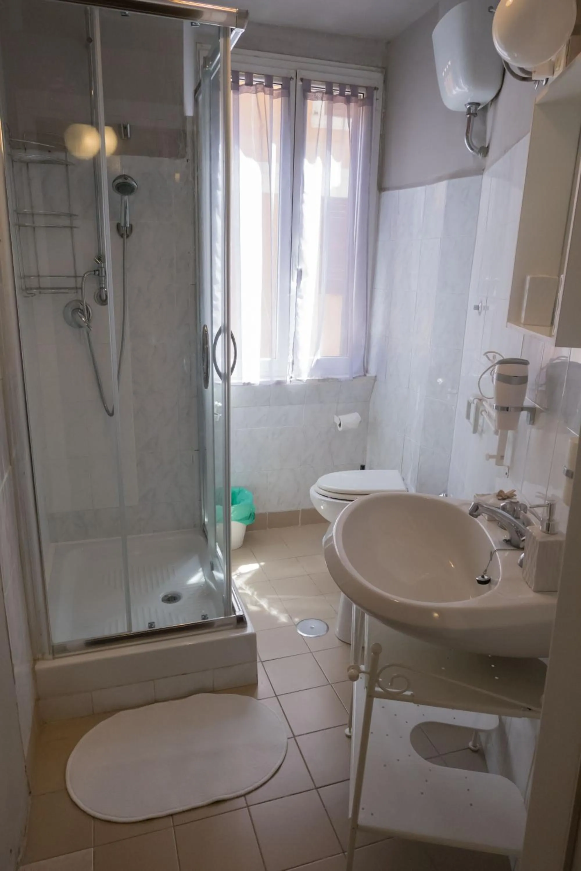 Bathroom in Roman Holidays