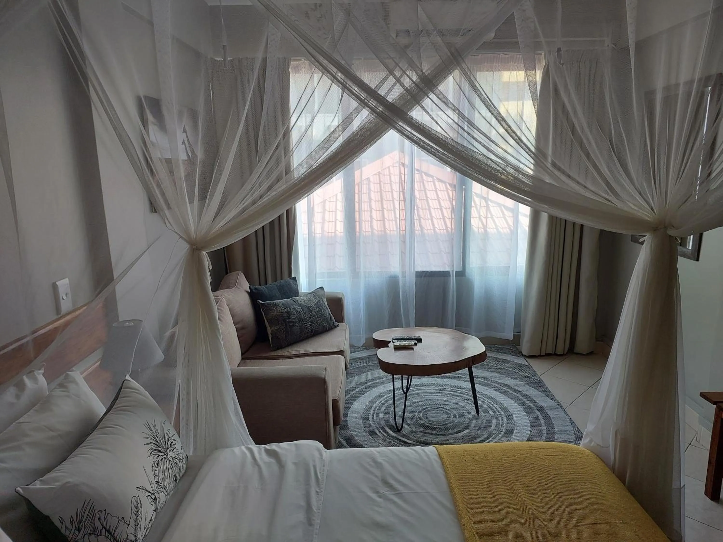 Bed in Sundown Guest House Maputo