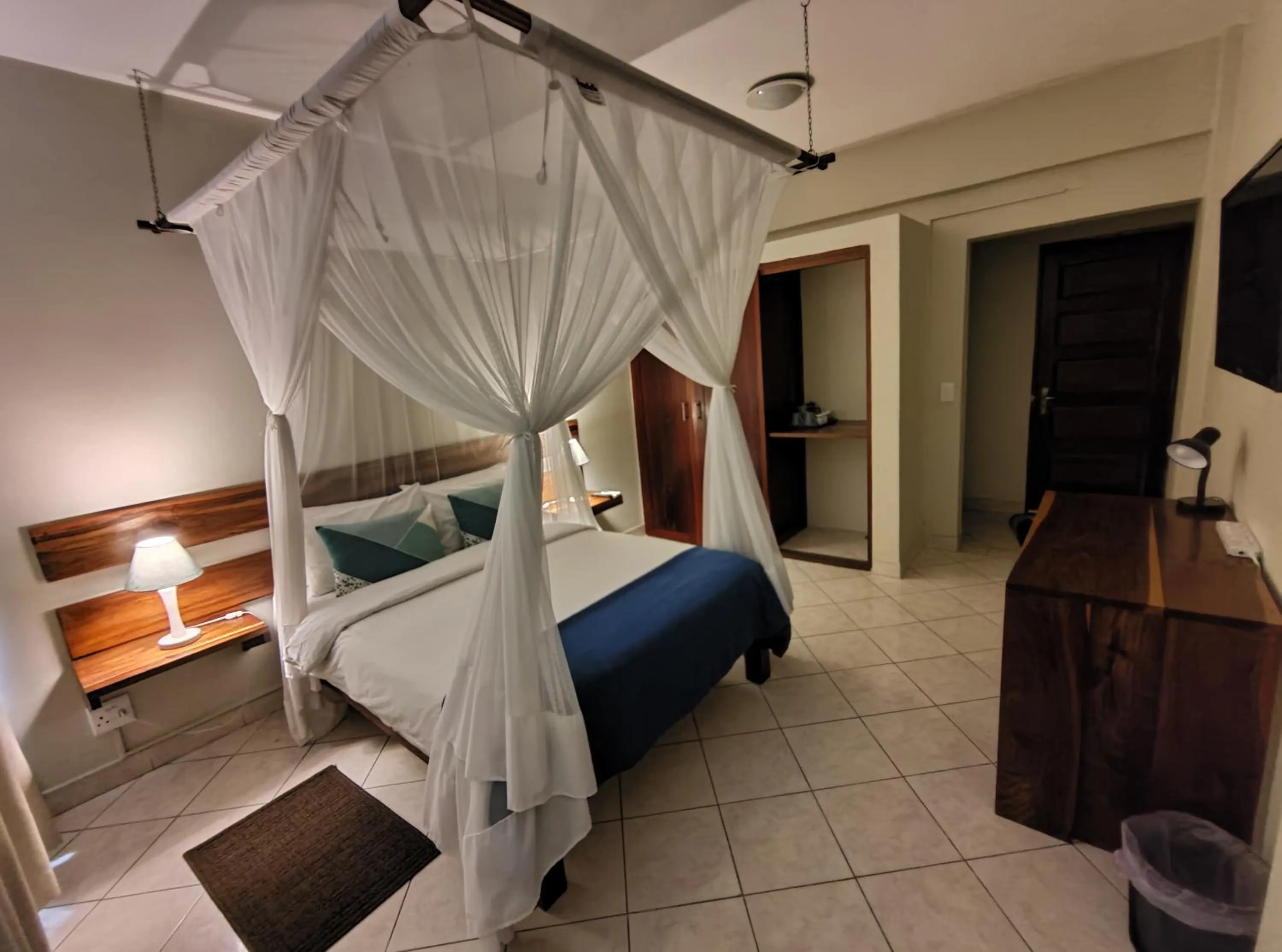 Bed in Sundown Guest House Maputo