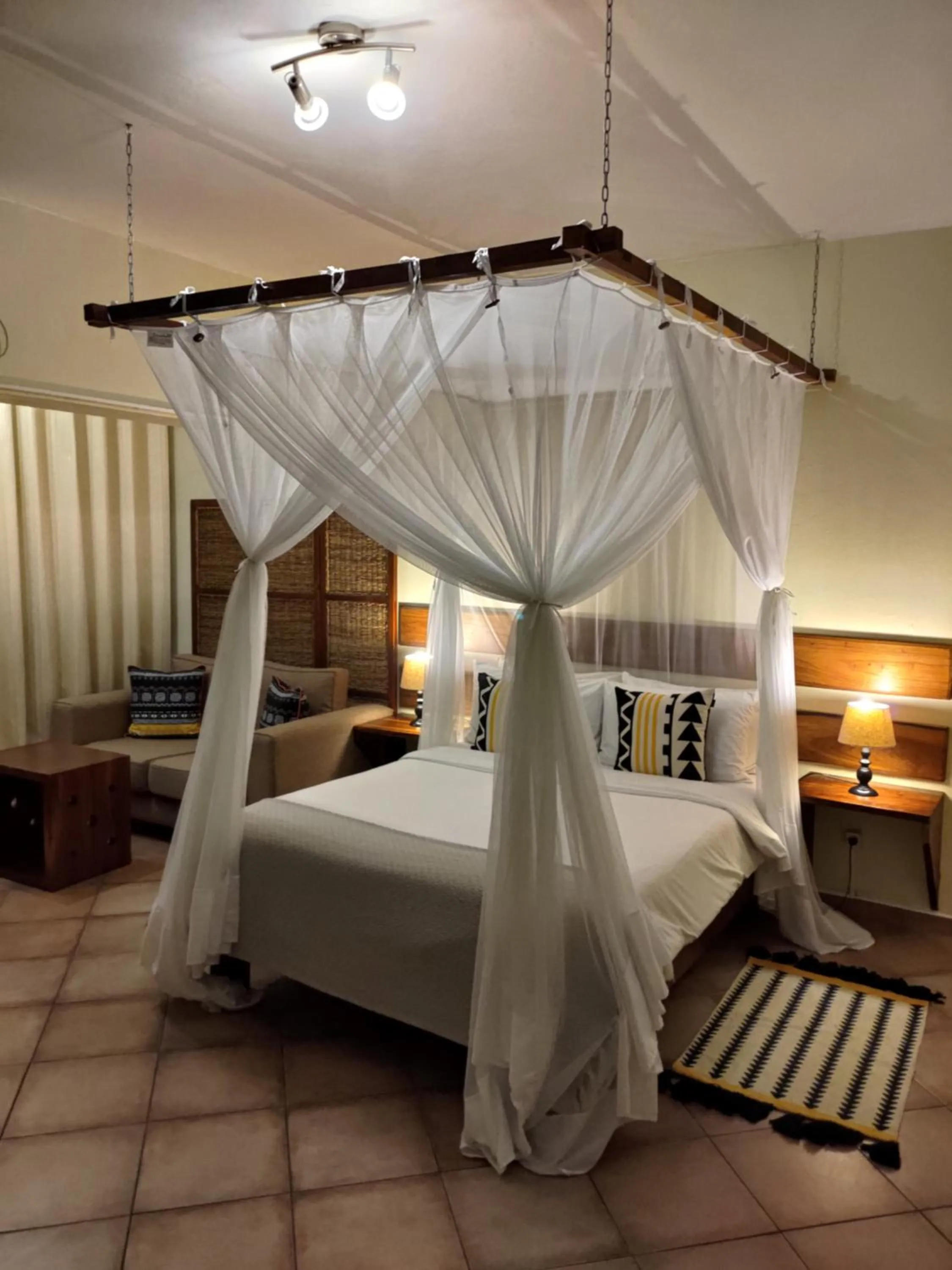 Bed in Sundown Guest House Maputo