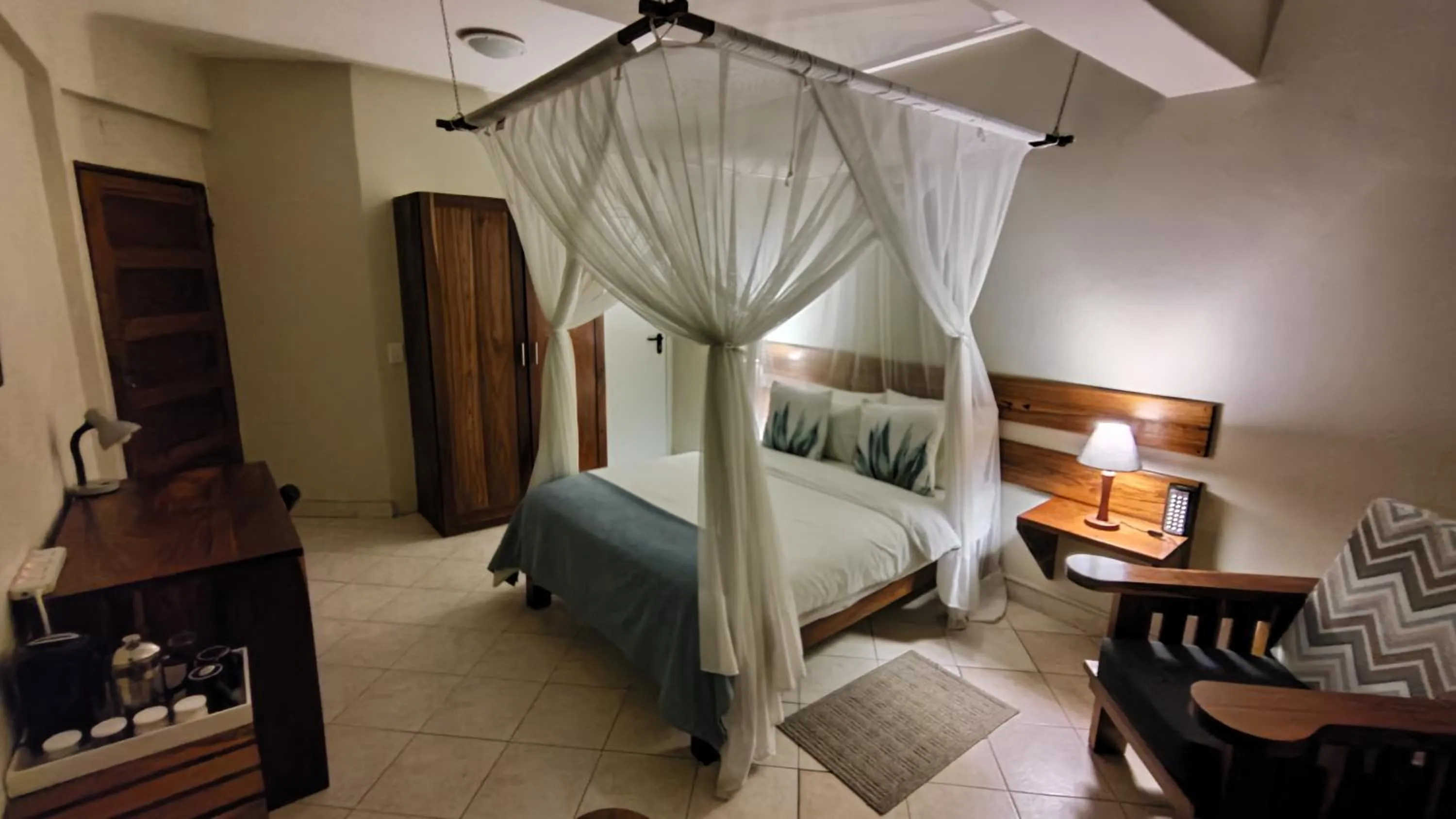 Bed in Sundown Guest House Maputo