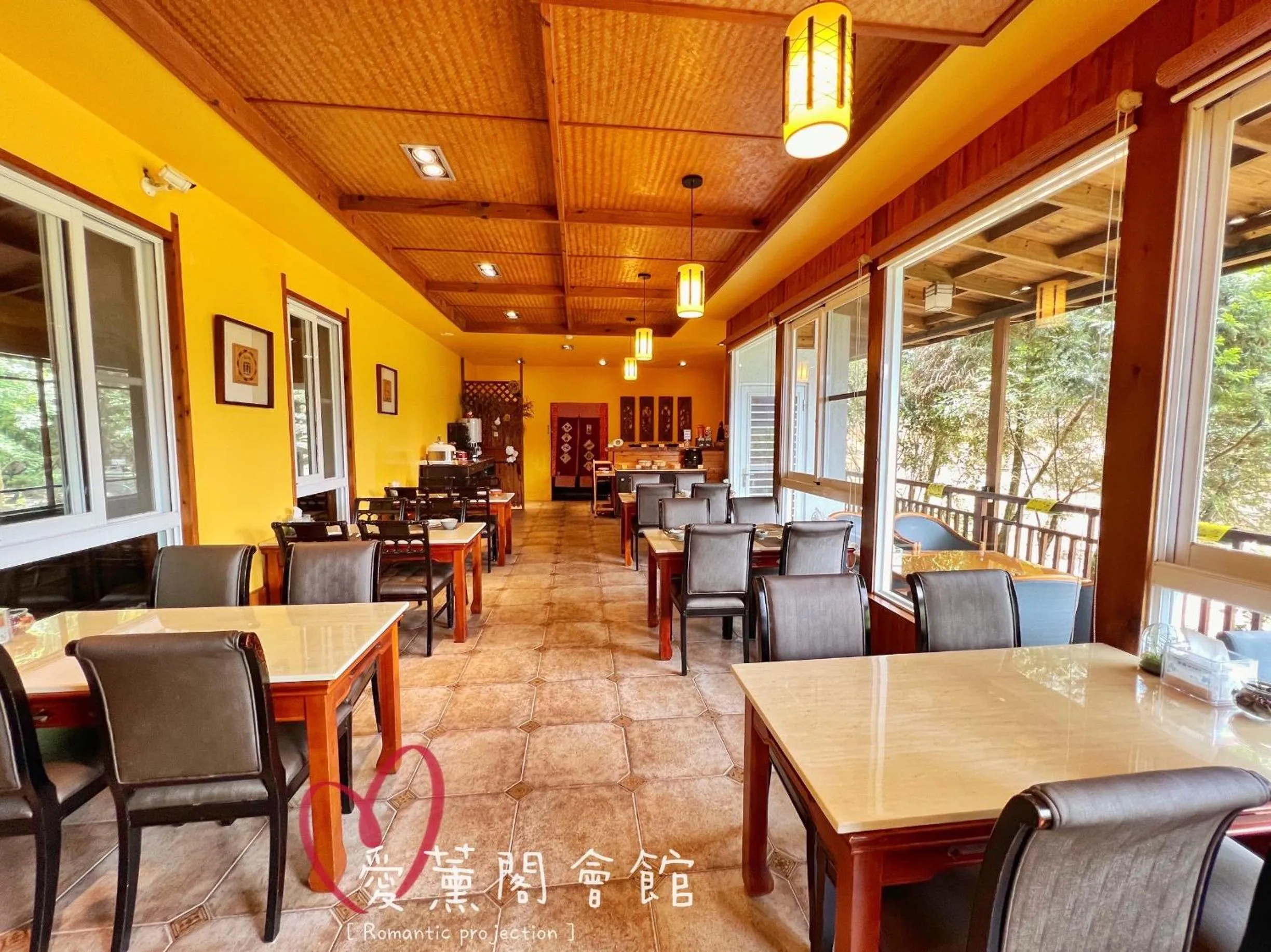 Restaurant/places to eat in I-think Resort