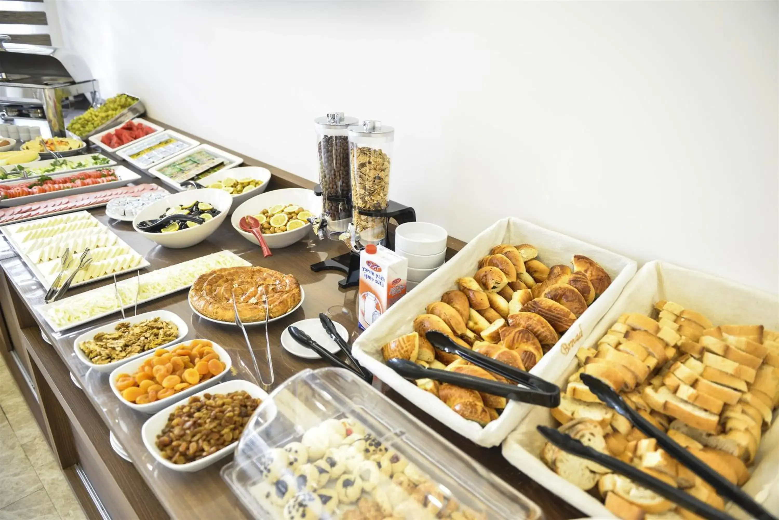 Food and drinks in Hakcan Hotel Food and drinks in Hakcan Hotel