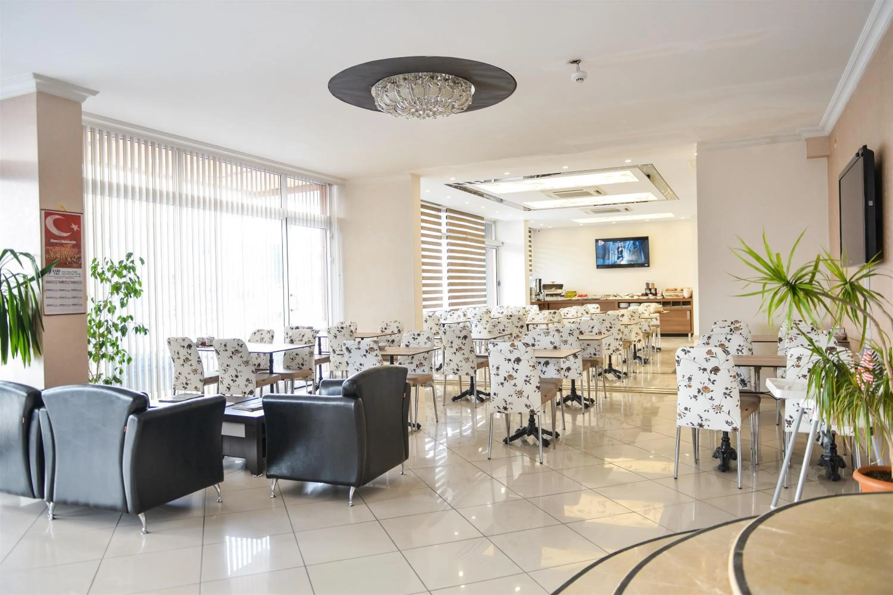 Restaurant/places to eat in Hakcan Hotel