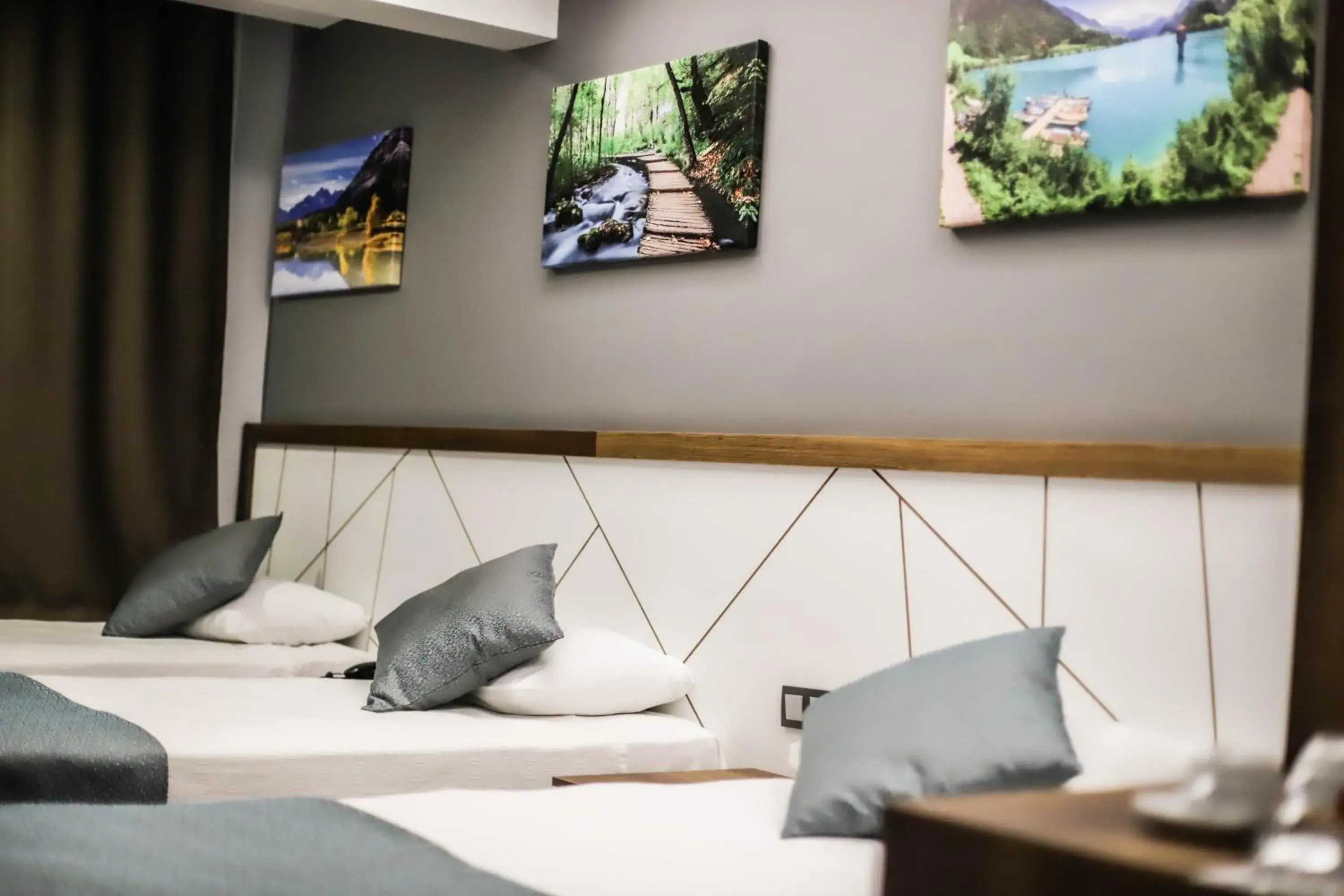 Shower, Bed in Hakcan Hotel Shower, Bed in Hakcan Hotel