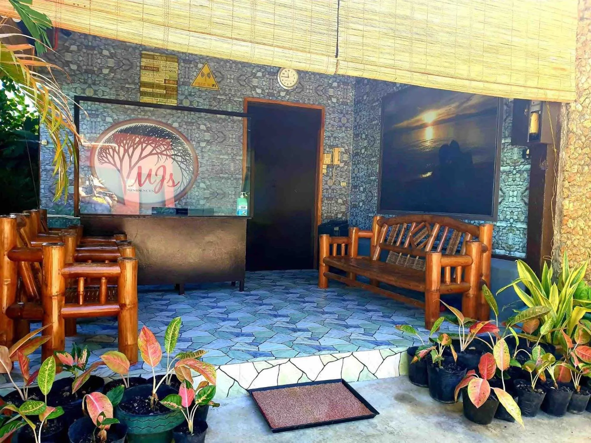 Lobby or reception in MJs Garden Hotel Moalboal powered by Cocotel