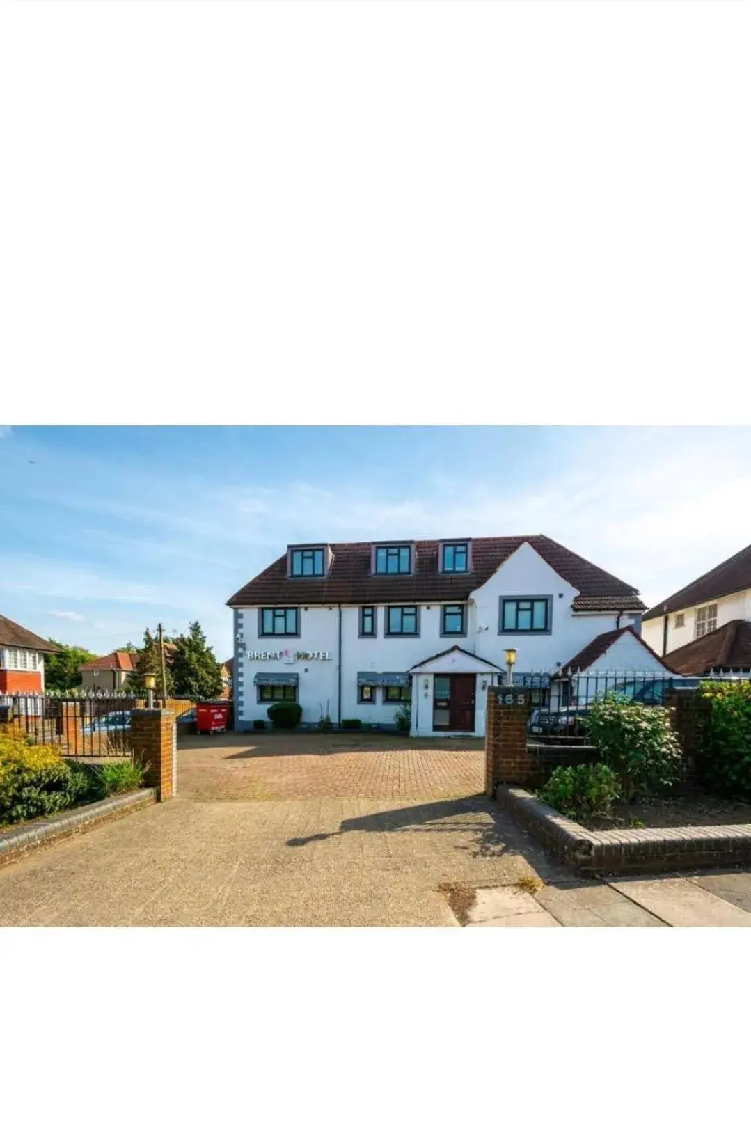 Property building in The Brent Hotel - London - Wembley Property building in The Brent Hotel - London - Wembley