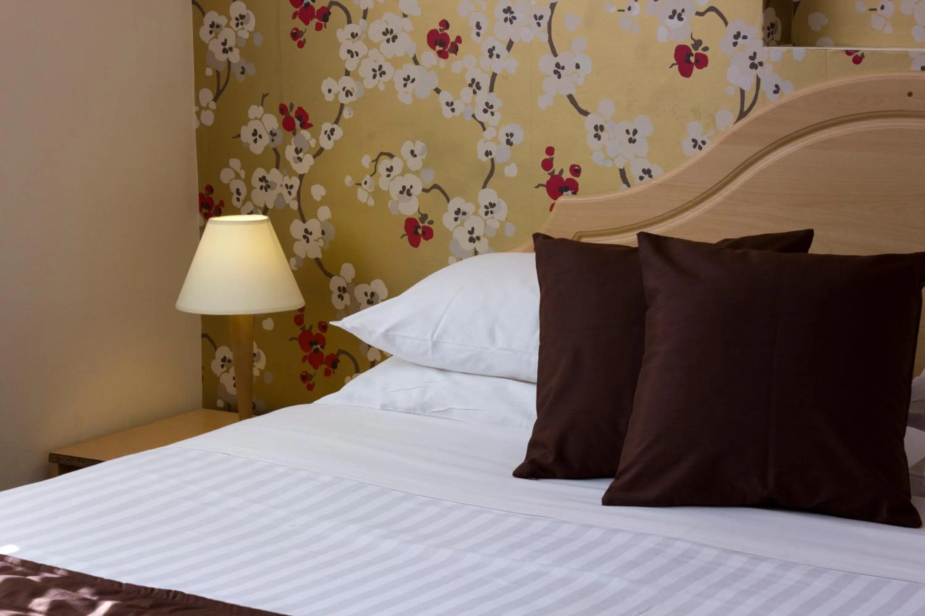 Decorative detail, Bed in The Brent Hotel - London - Wembley