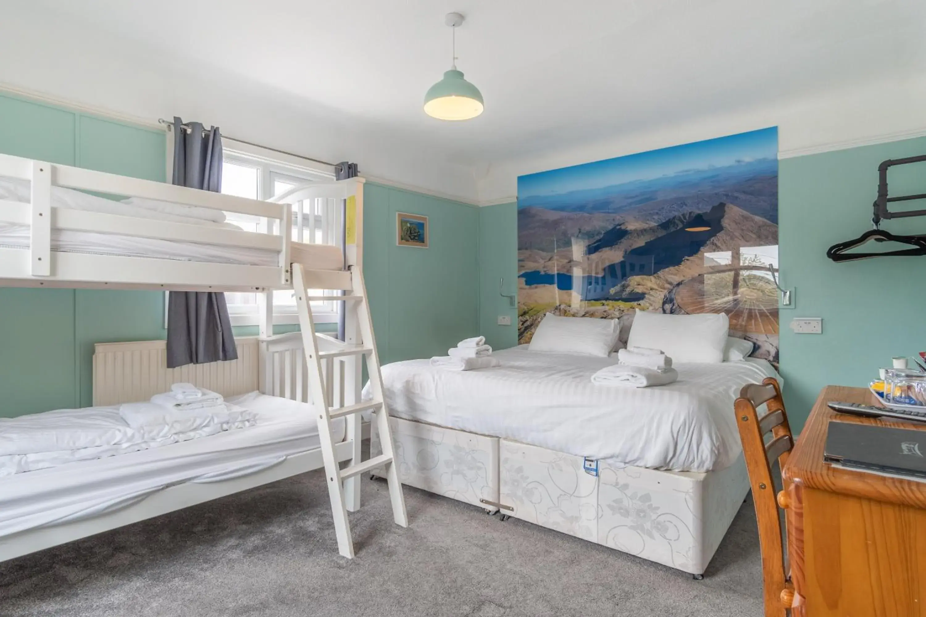 Family Double Room in Padarn Hotel Family Double Room in Padarn Hotel