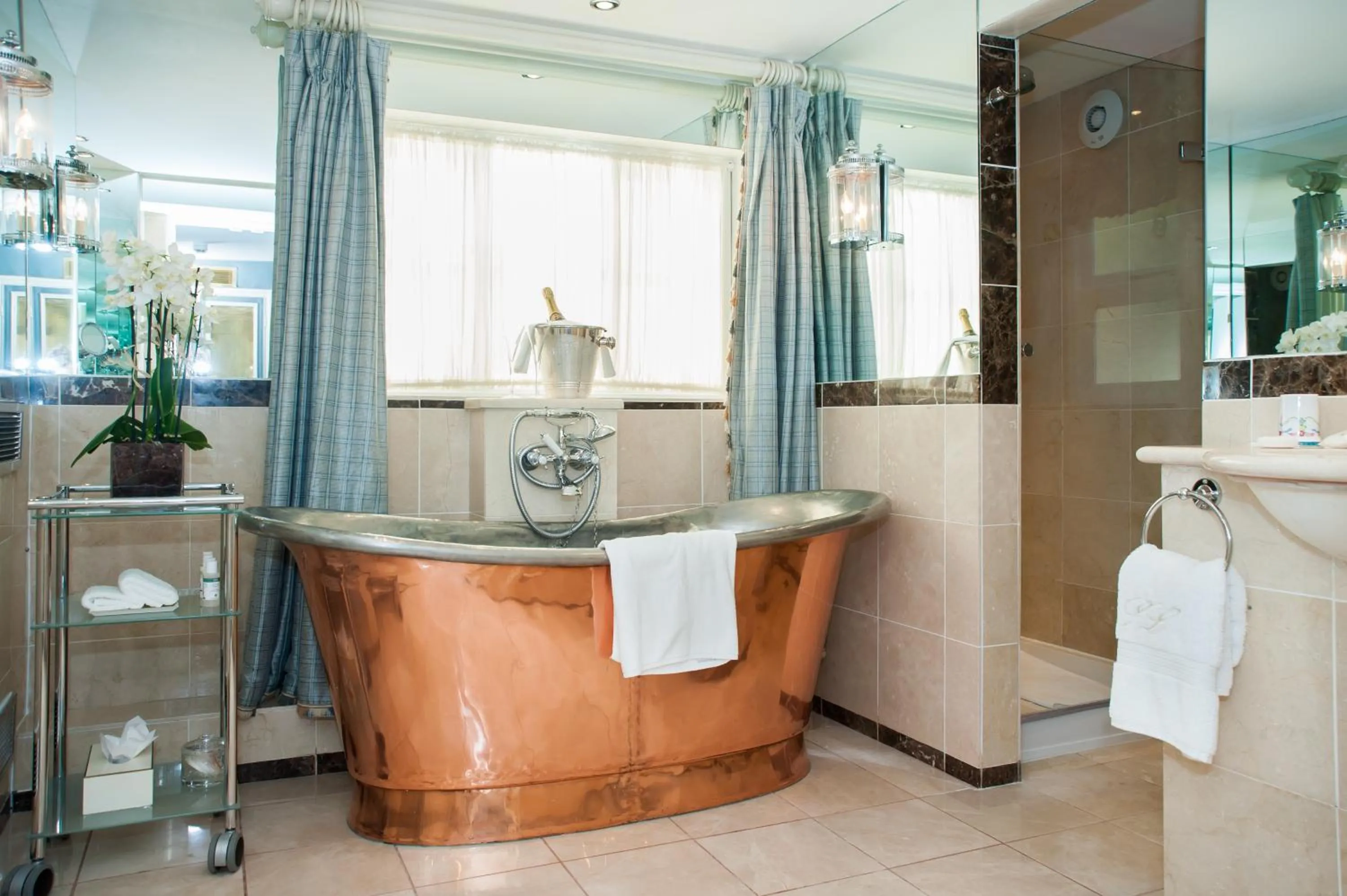 Bathroom in Summer Lodge Country House Hotel