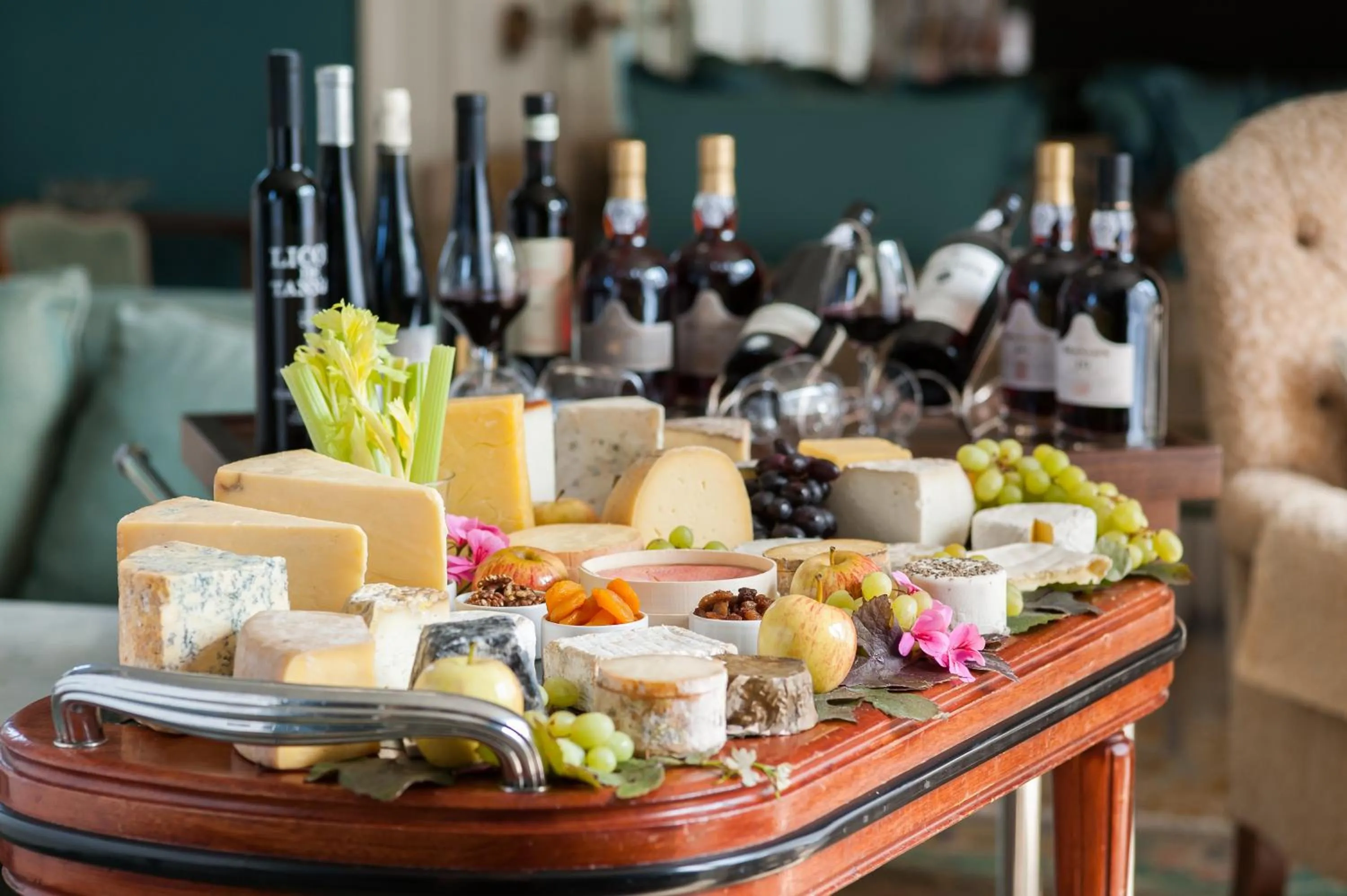 Food and drinks in Summer Lodge Country House Hotel