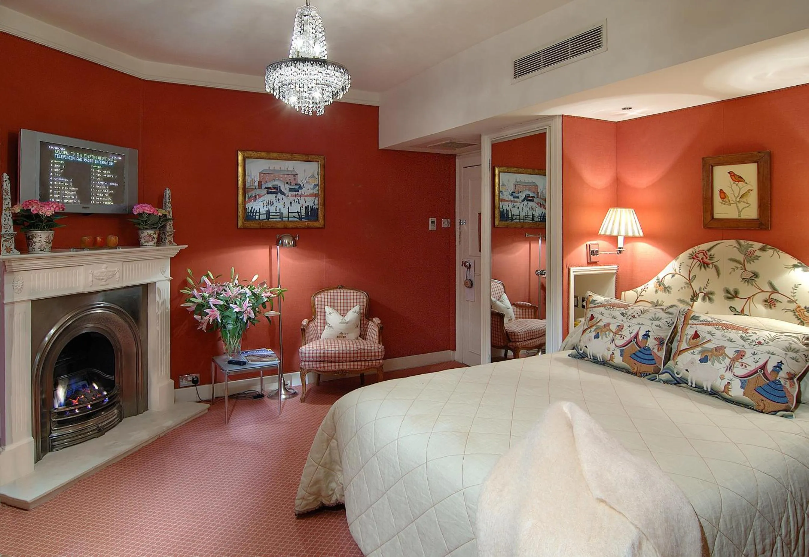 Photo of the whole room, Bed in Summer Lodge Country House Hotel