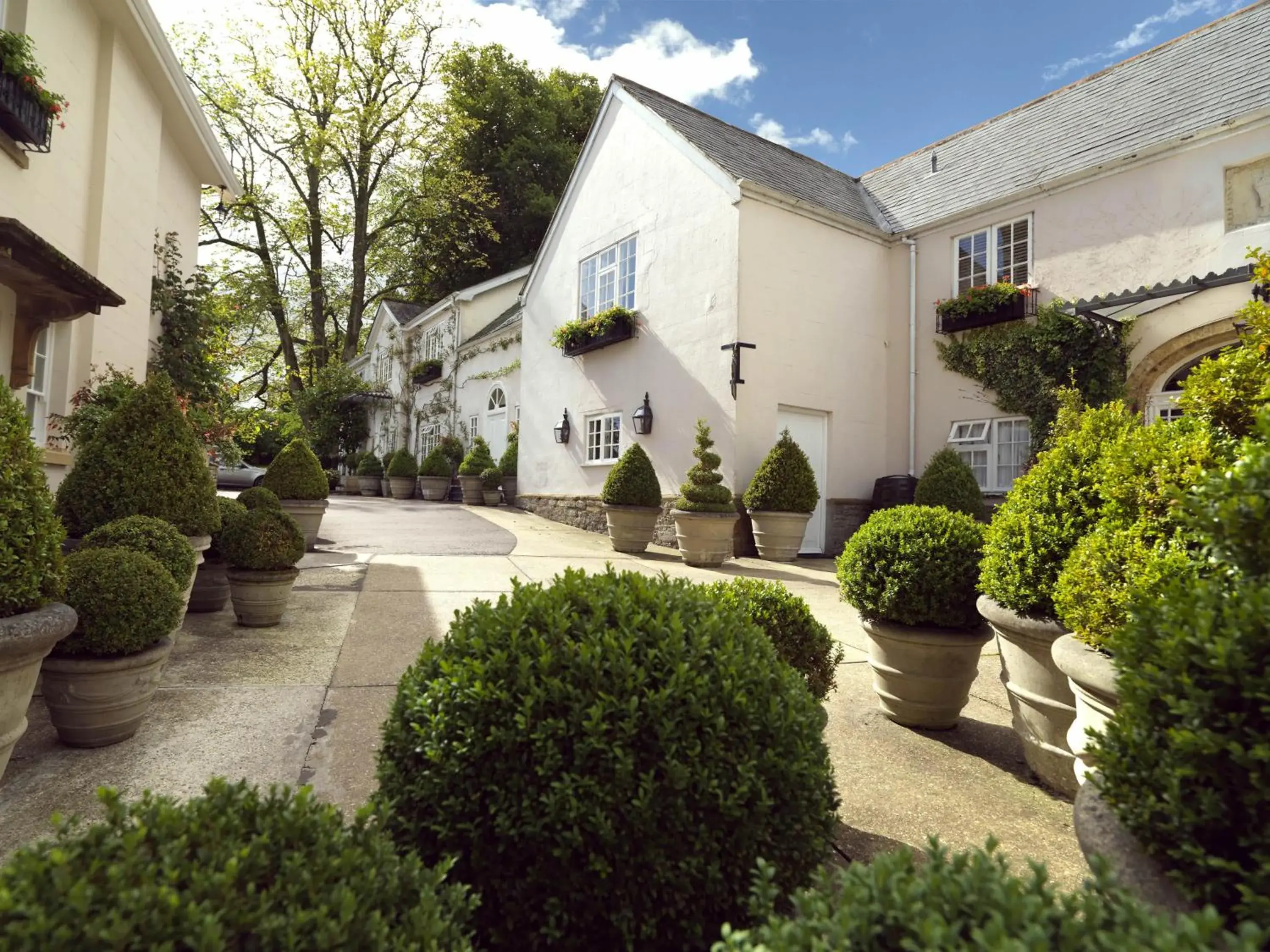 Facade/entrance in Summer Lodge Country House Hotel Facade/entrance in Summer Lodge Country House Hotel