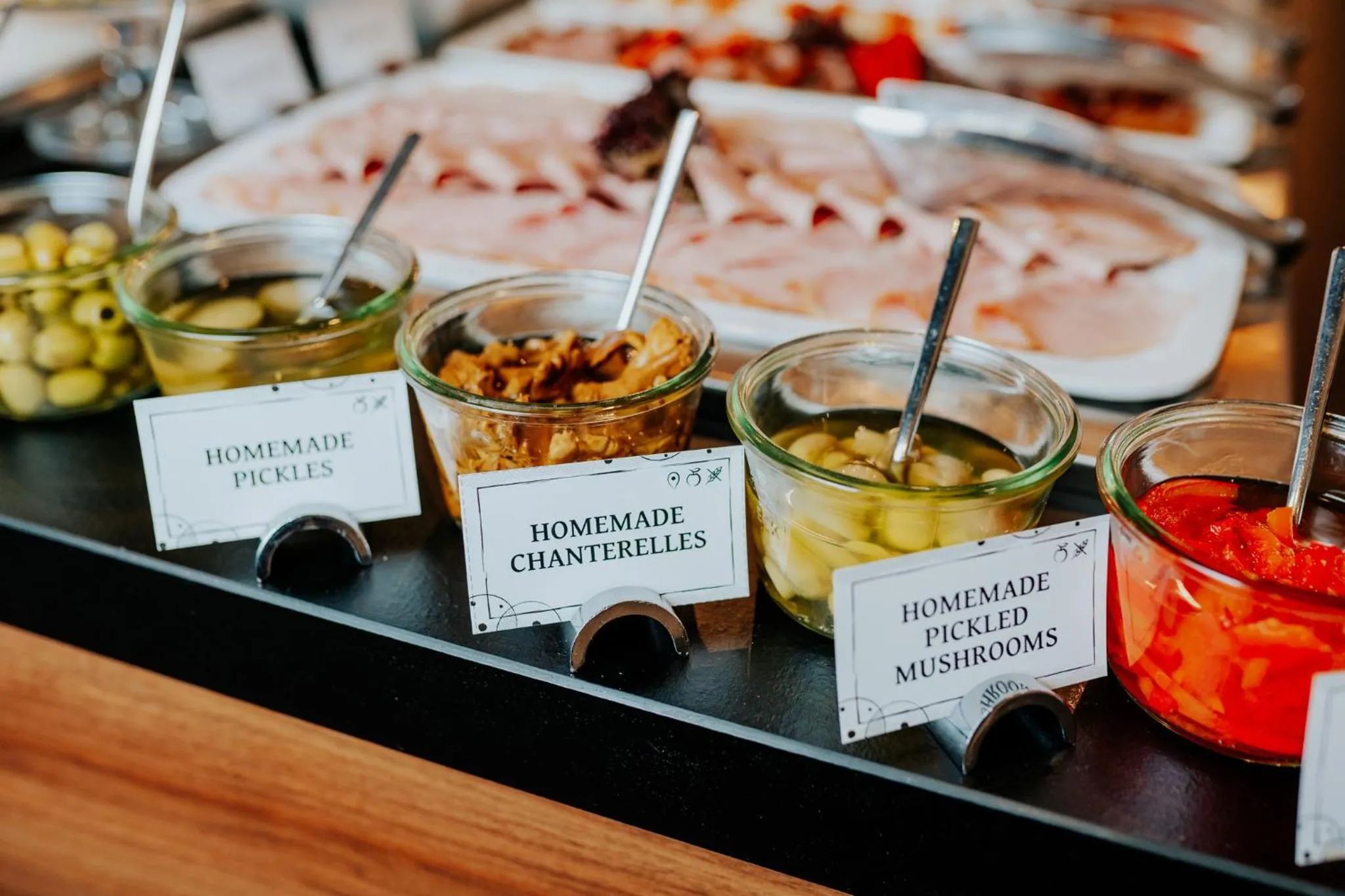 Restaurant/places to eat in Grand Ascot Hotel