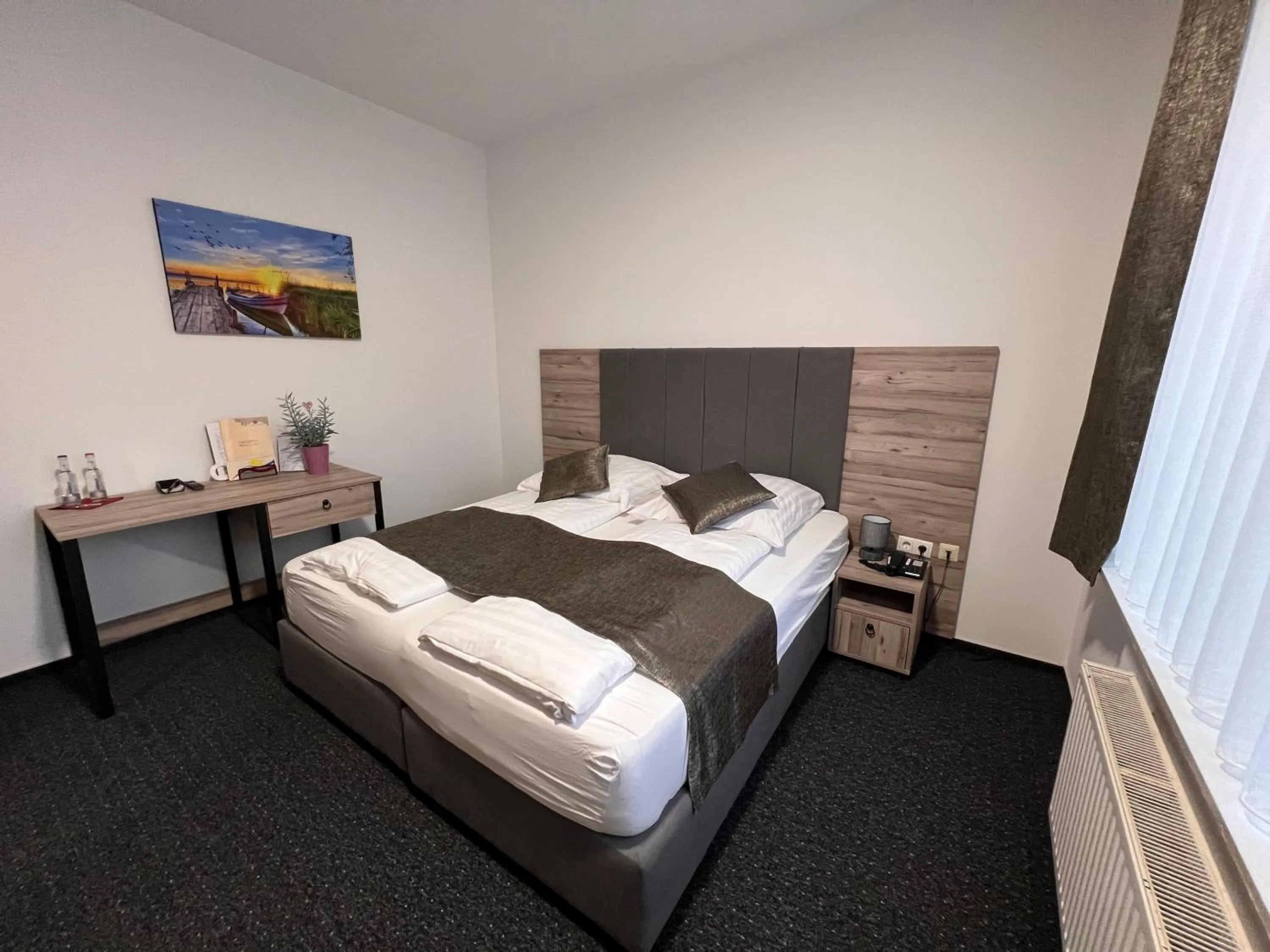 Photo of the whole room, Bed in Hotel Dietrichsdorfer Hof