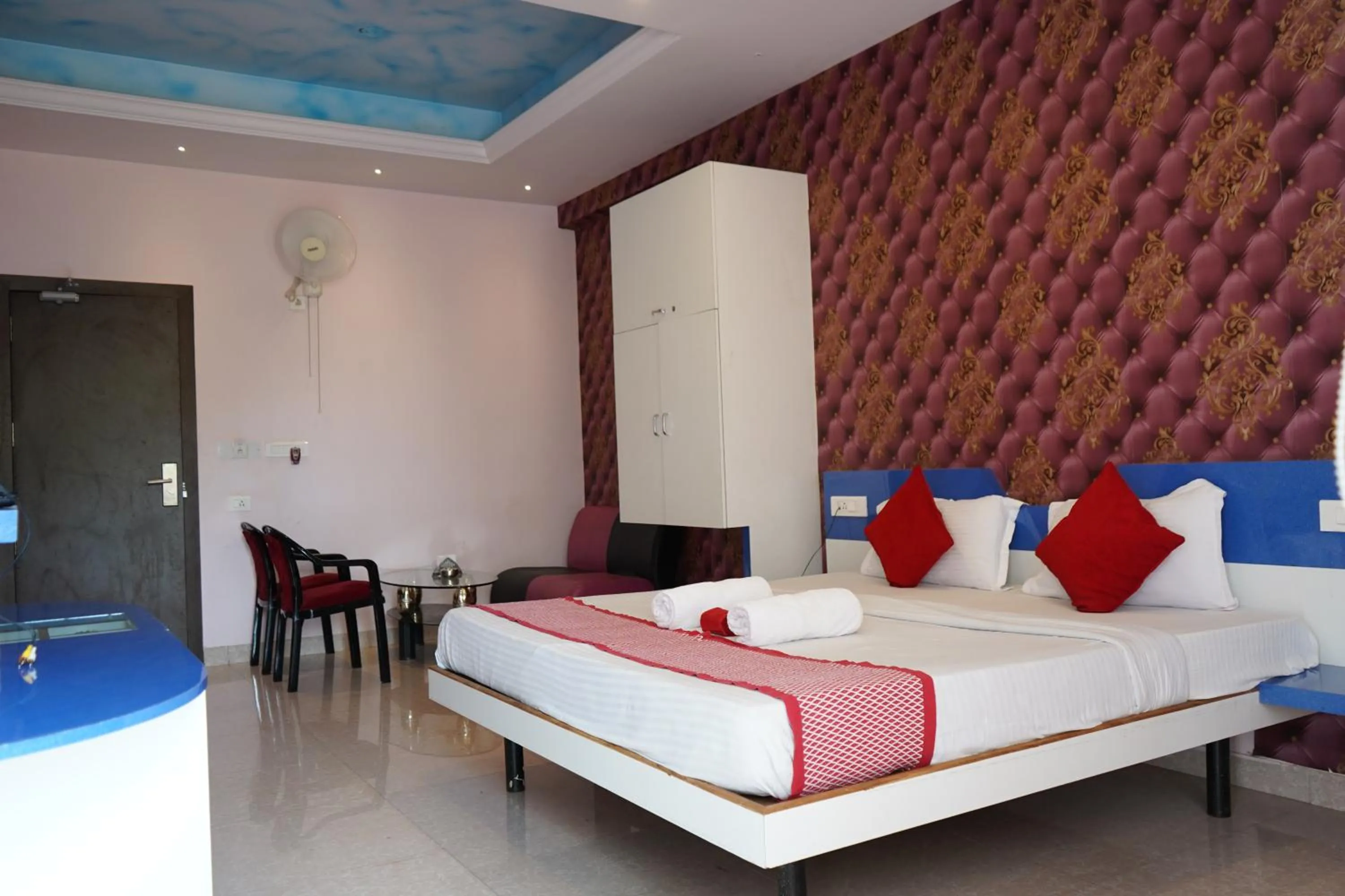 Bedroom, Bed in Hotel BluRay