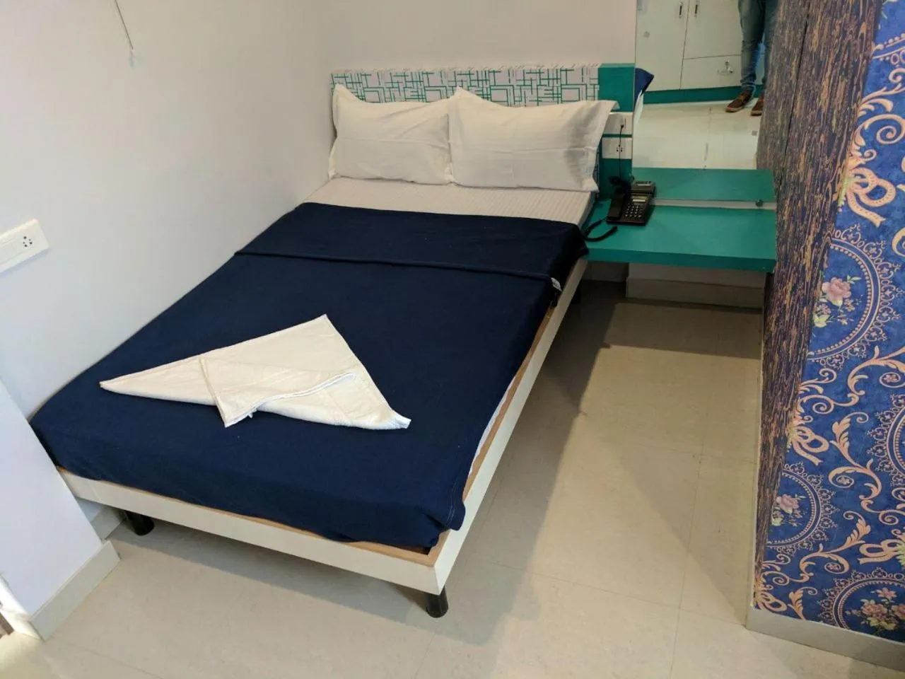 Photo of the whole room, Bed in Hotel BluRay