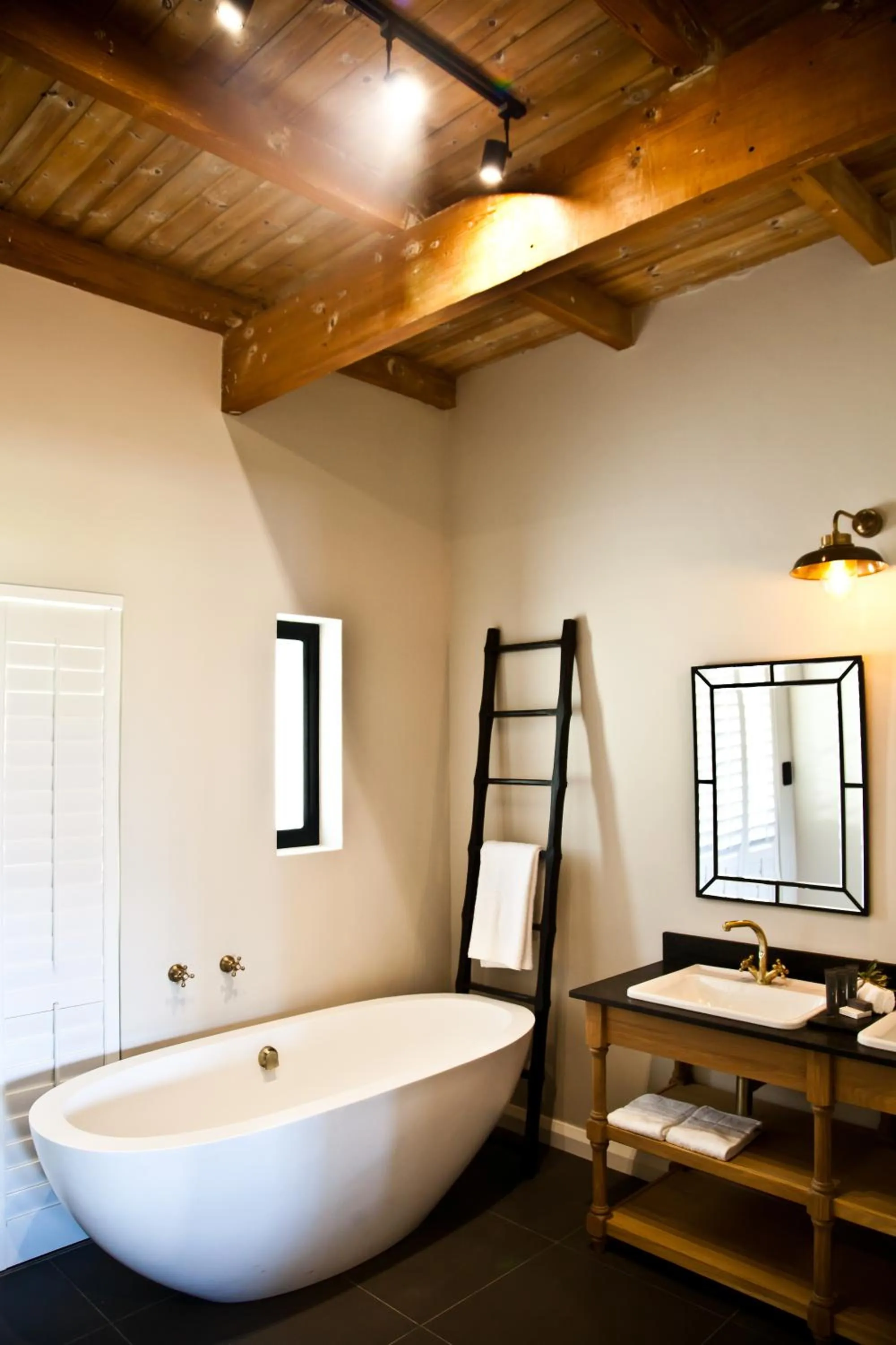 Shower in d'Olyfboom Guest House B & B