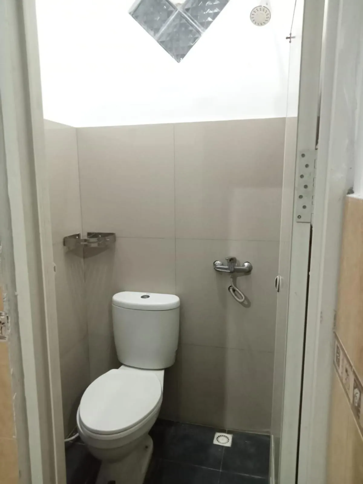 Bathroom in Hotel Srikandi Baru