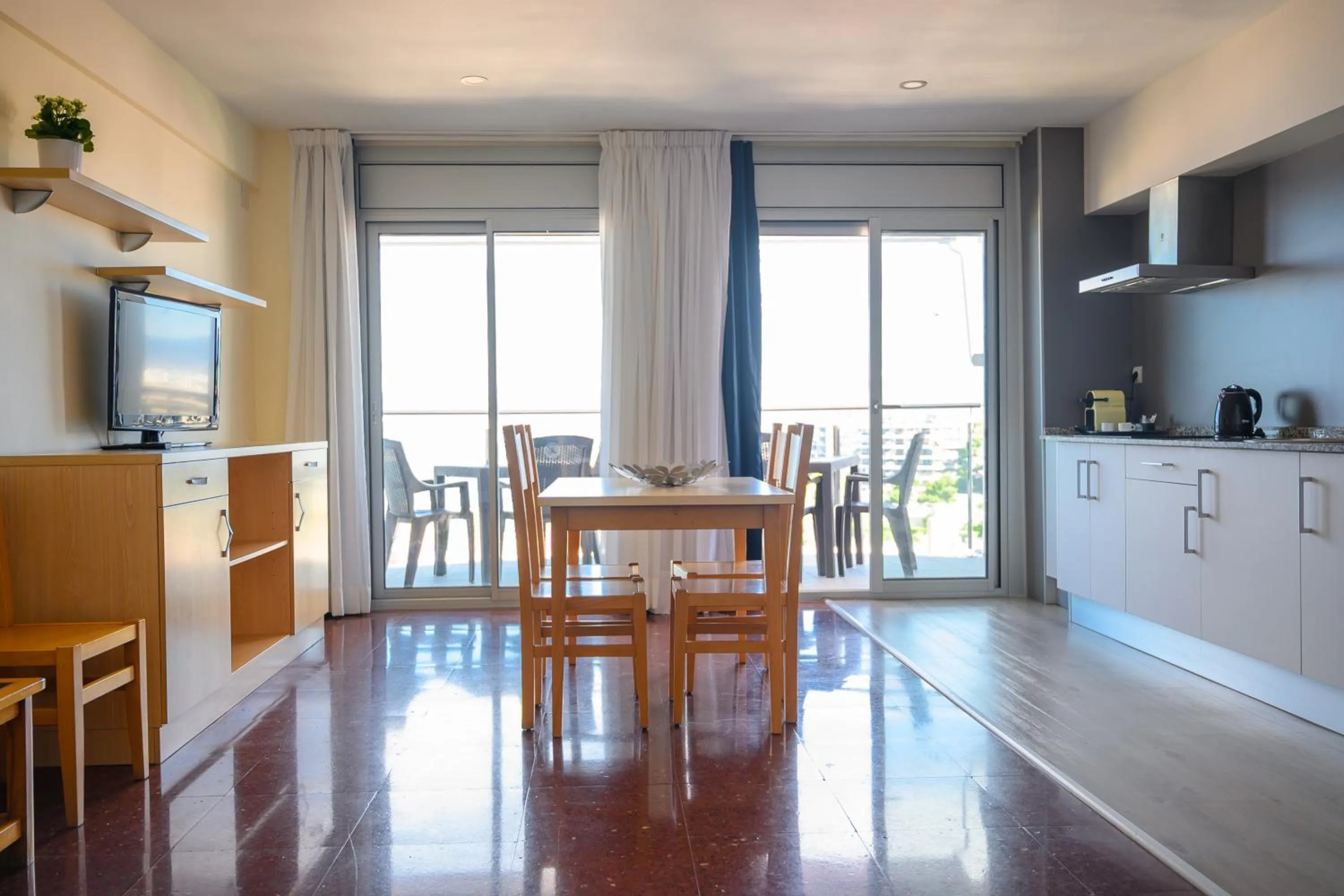 TV and multimedia in Albatros Family