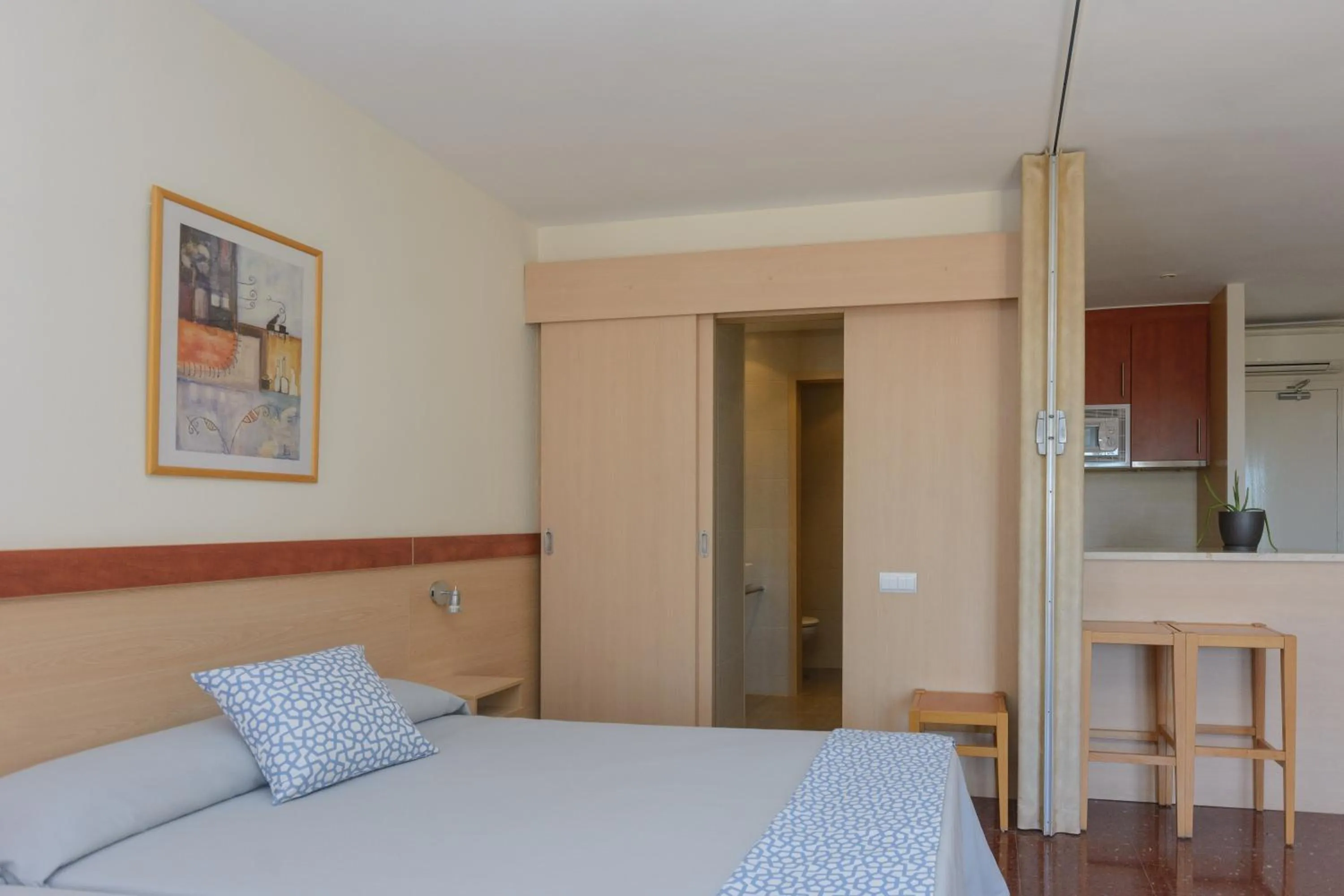 Bedroom, Bed in Albatros Family