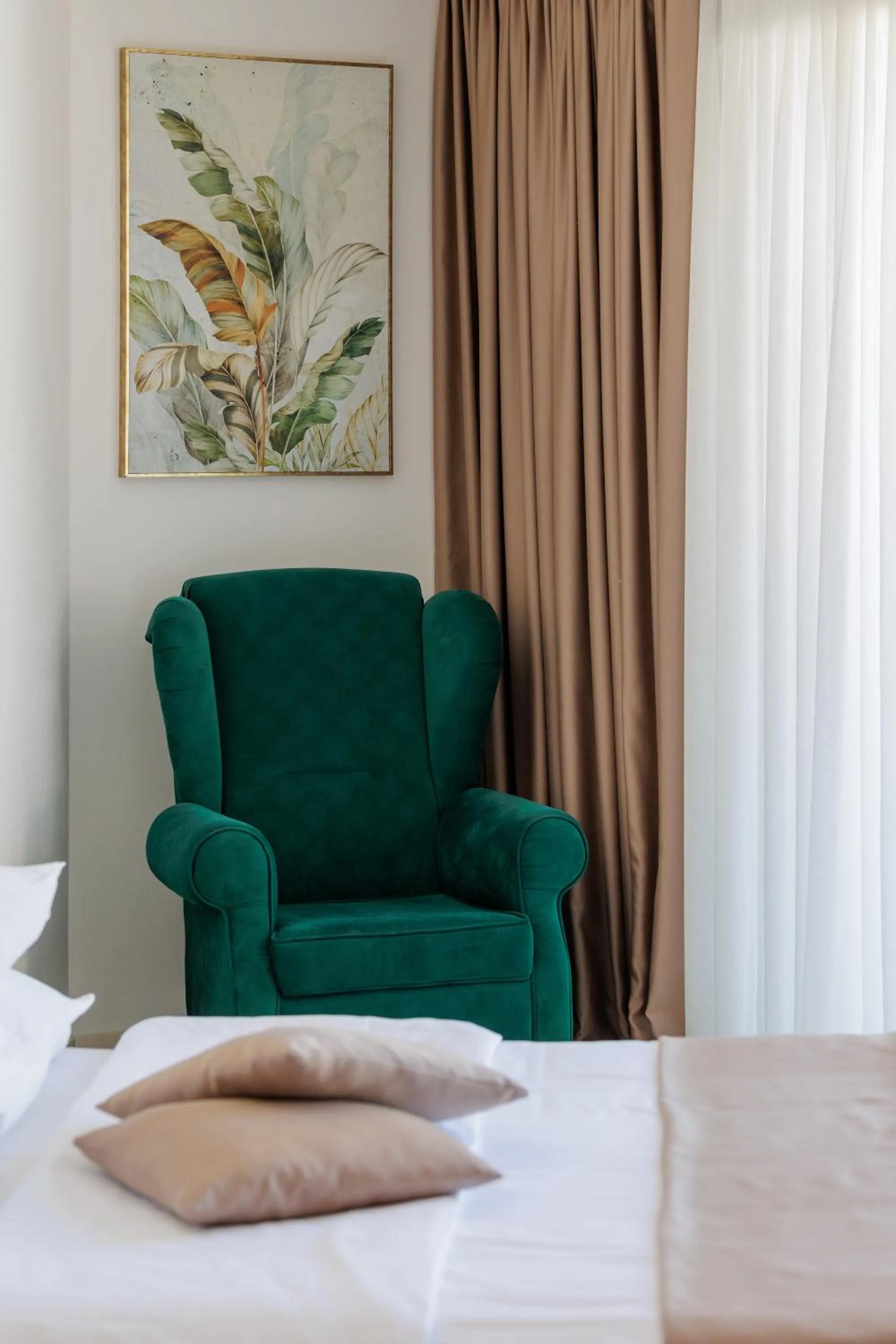 Bed in Hotel Kadmo by Aycon