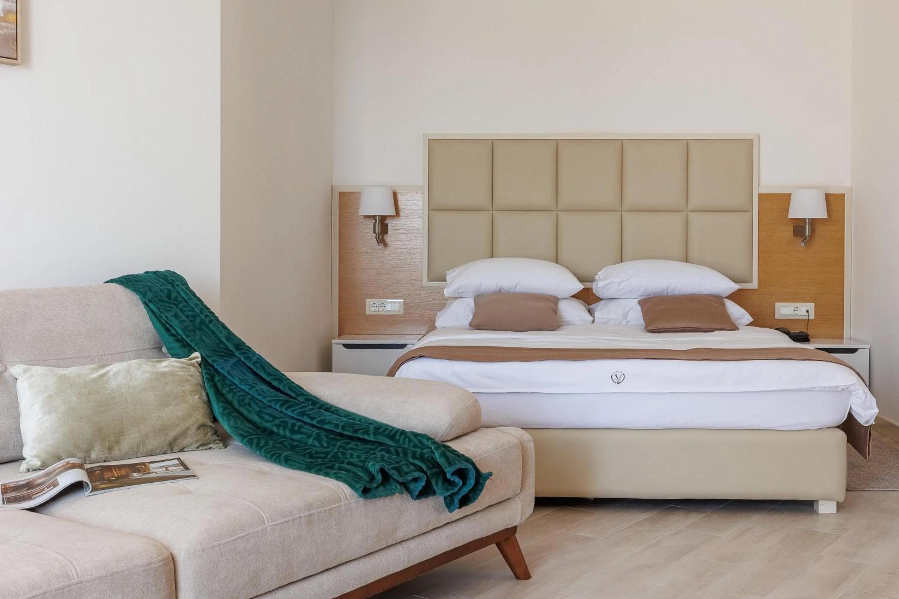 Bed in Hotel Kadmo by Aycon