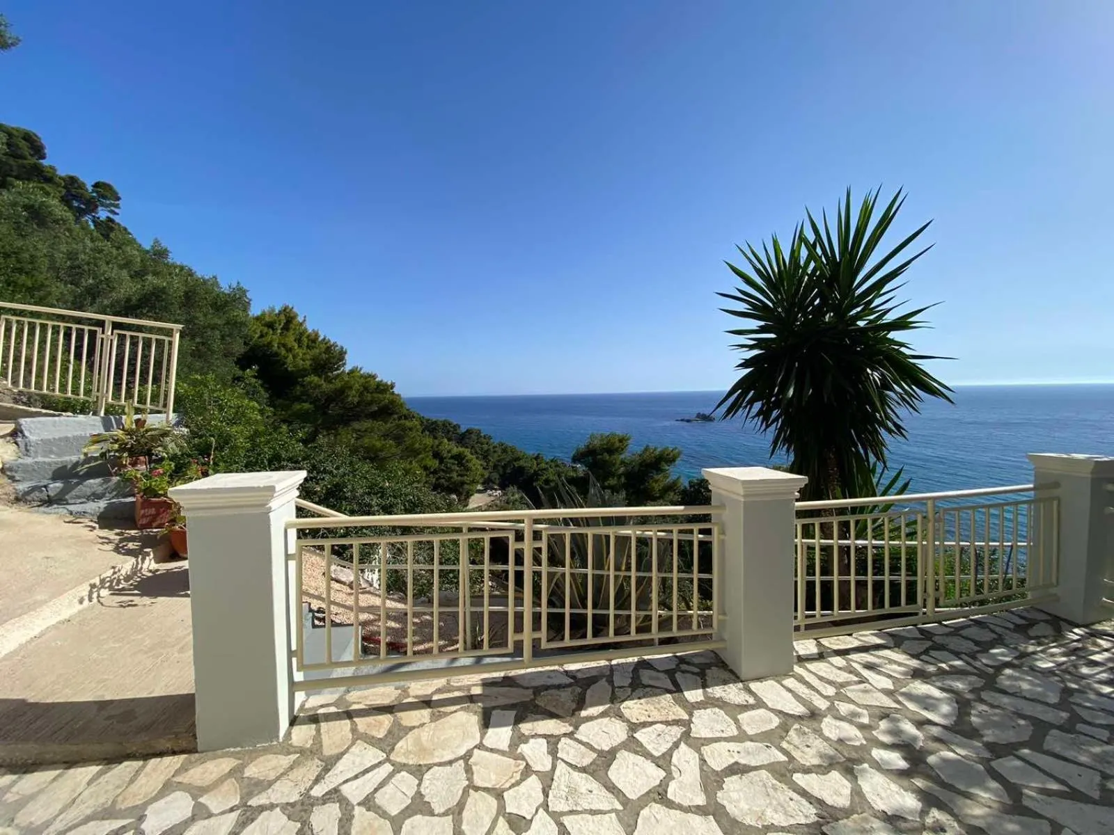 Natural landscape in Vicky's Panoramic View Apartments