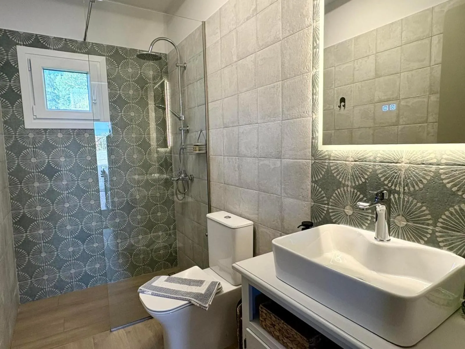 Vicky's Panoramic View Apartments