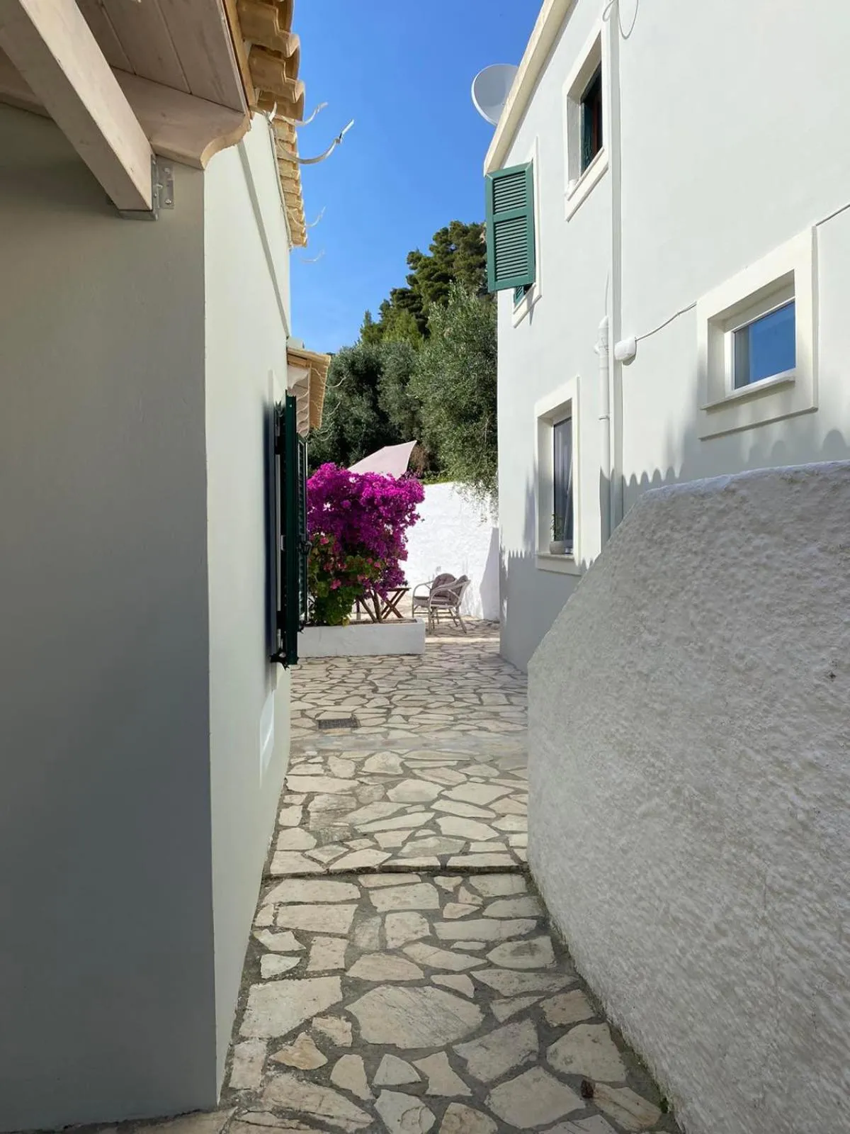 Property building in Vicky's Panoramic View Apartments