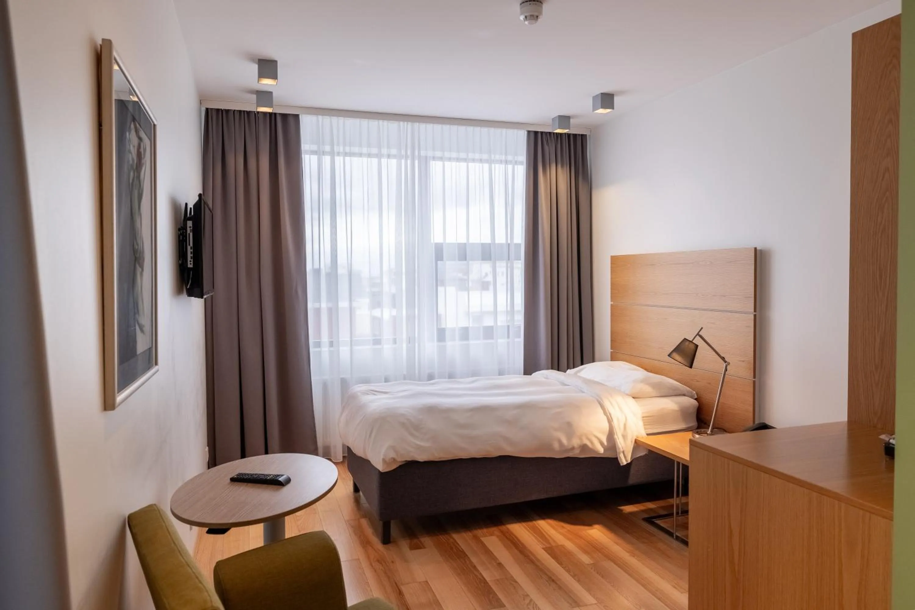 Bedroom, Bed in Park Inn by Radisson Reykjavik Keflavík Airport