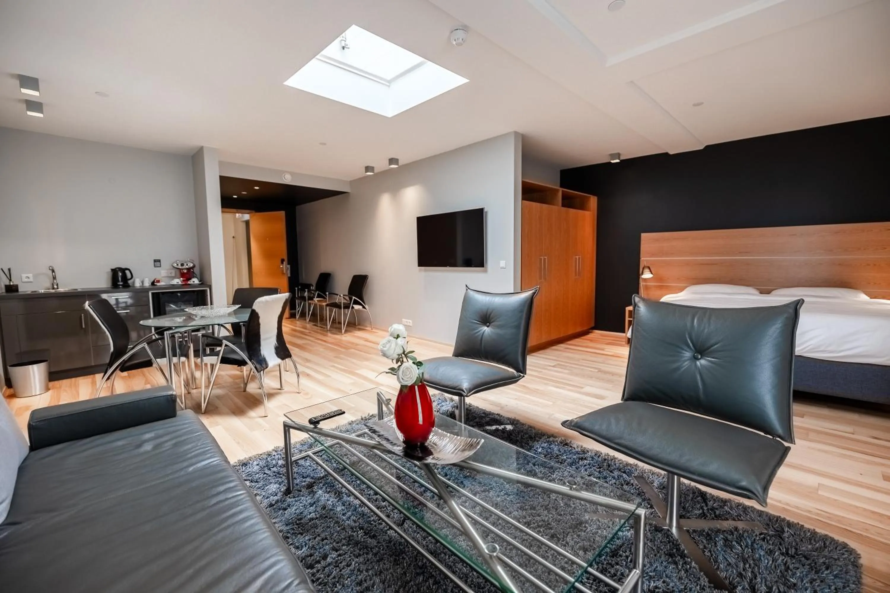 Photo of the whole room, Bed in Park Inn by Radisson Reykjavik Keflavík Airport