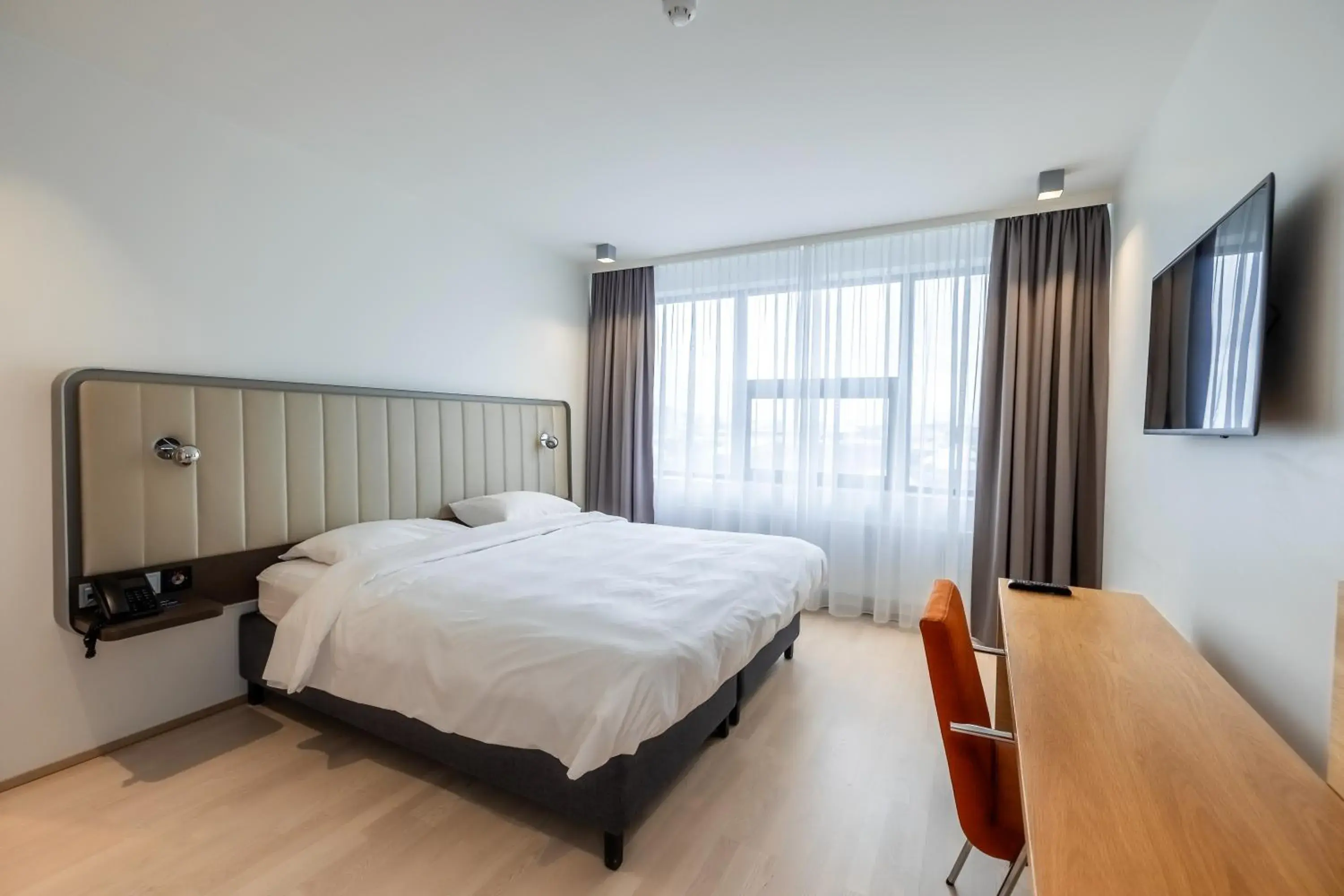 Photo of the whole room, Bed in Park Inn by Radisson Reykjavik Keflavík Airport Photo of the whole room, Bed in Park Inn by Radisson Reykjavik Keflavík Airport