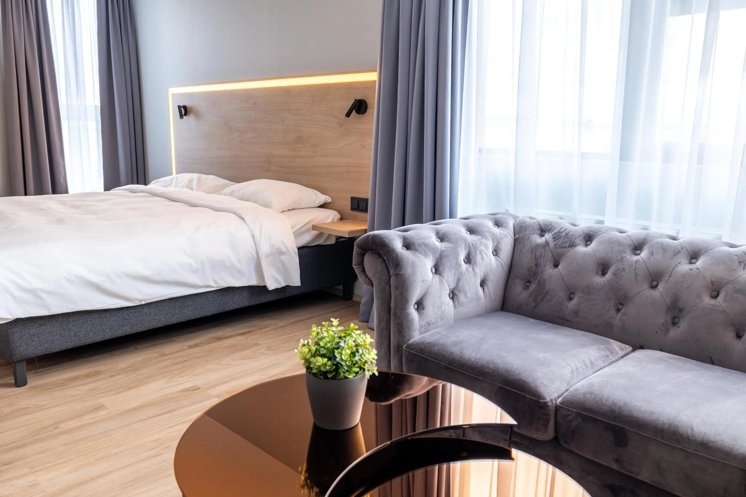 Bedroom, Bed in Park Inn by Radisson Reykjavik Keflavík Airport