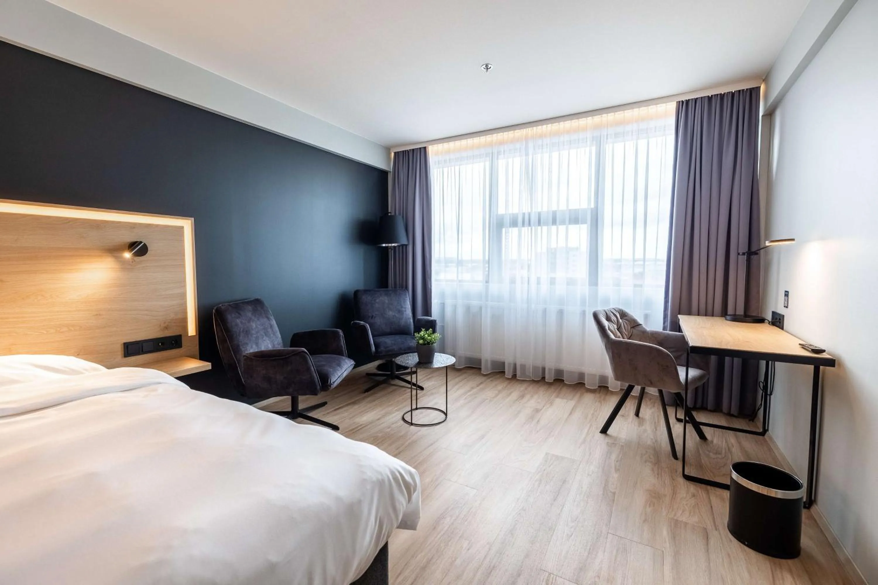 Bedroom, Bed in Park Inn by Radisson Reykjavik Keflavík Airport