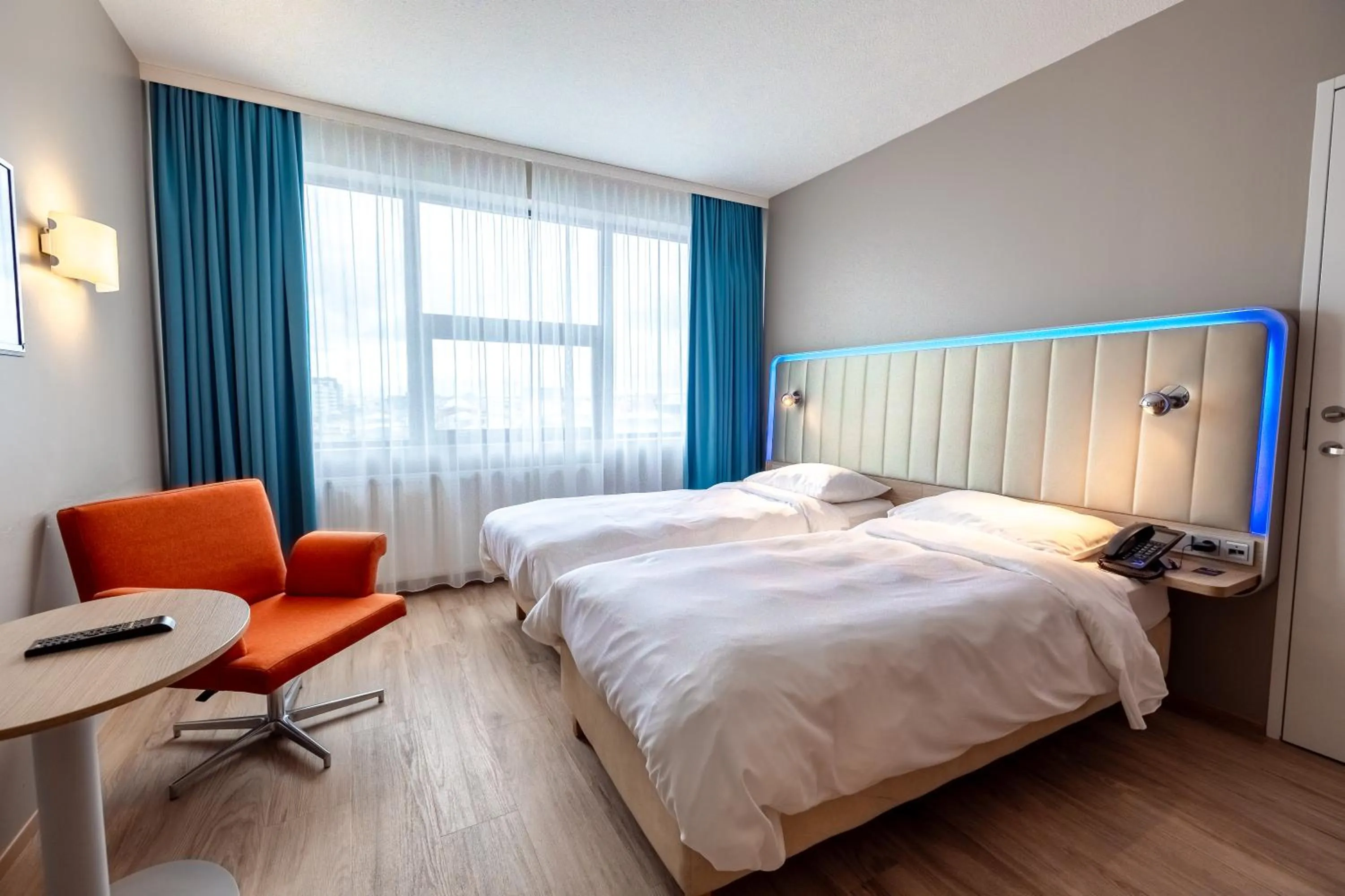 Bedroom, Bed in Park Inn by Radisson Reykjavik Keflavík Airport