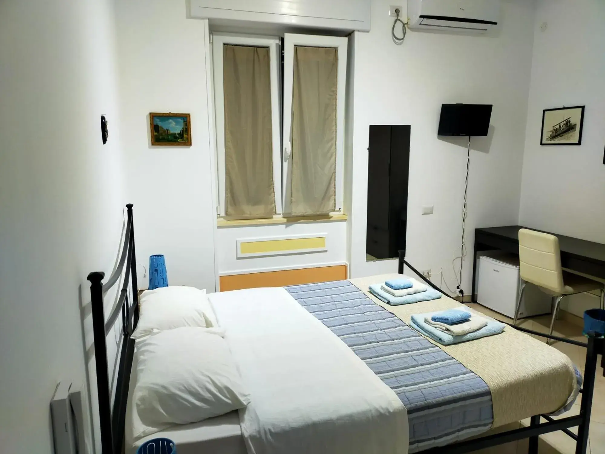 Double Room with Private Bathroom in B&B Oasi al Mare Double Room with Private Bathroom in B&B Oasi al Mare