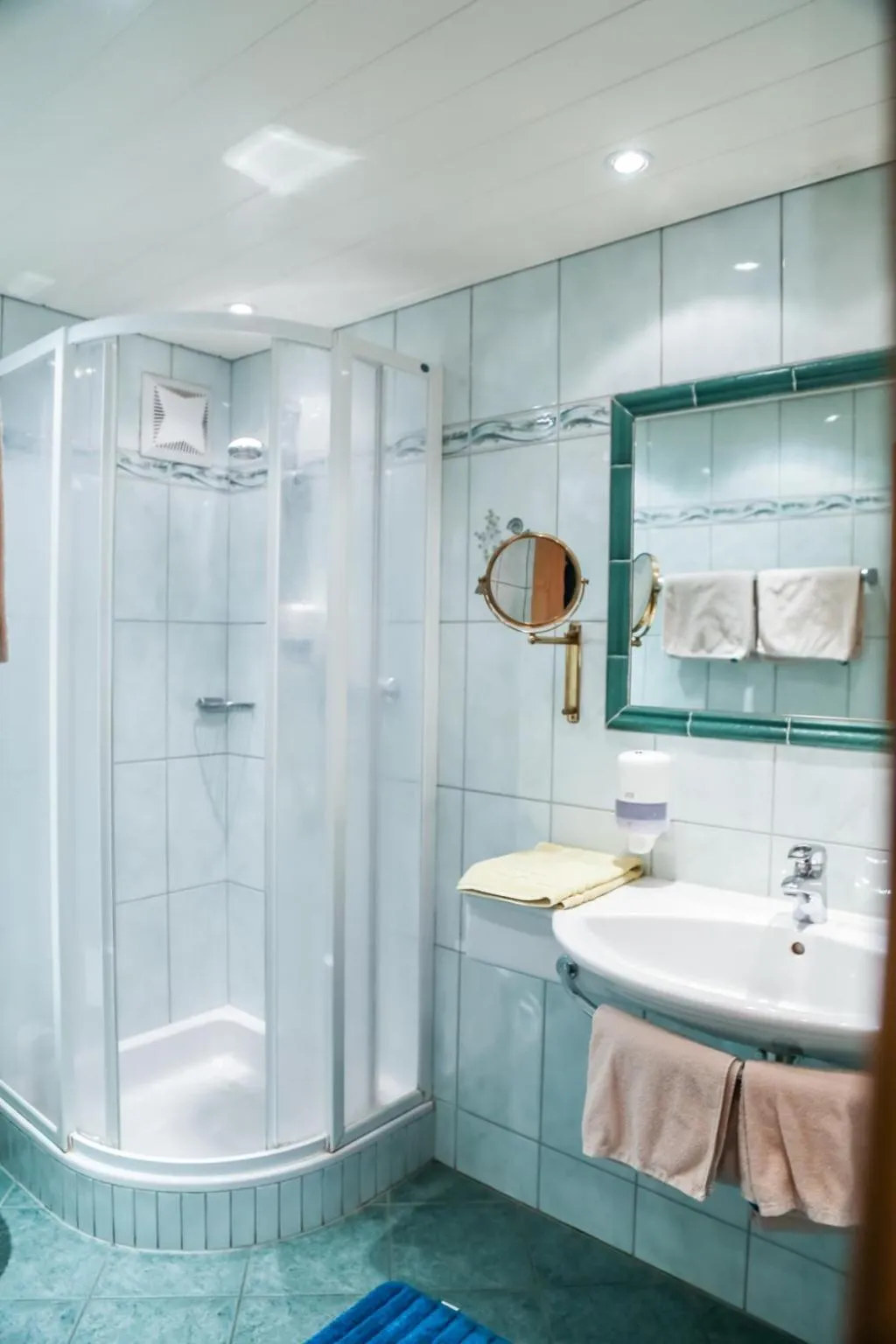 Bathroom in Gasthof Simmerlwirt