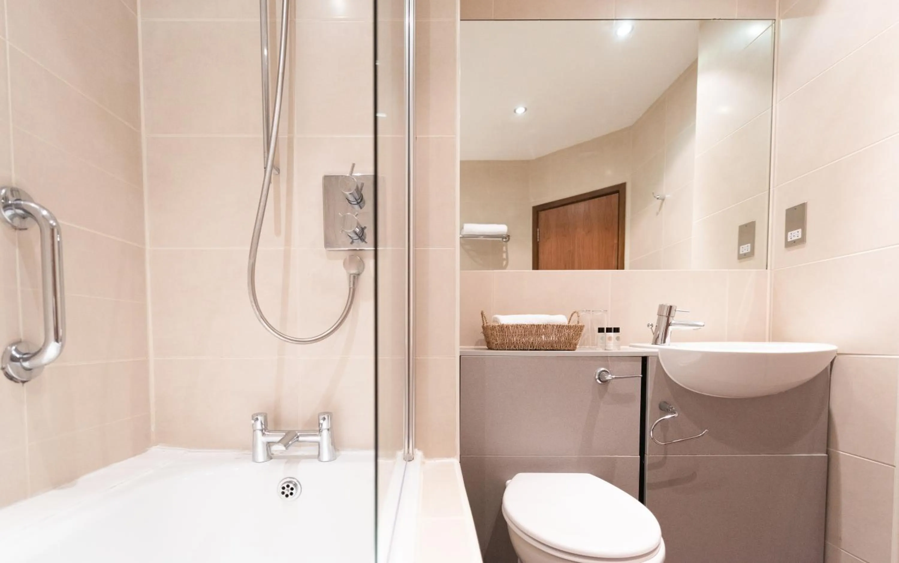 Shower in Thorpeness Golf Club and Hotel