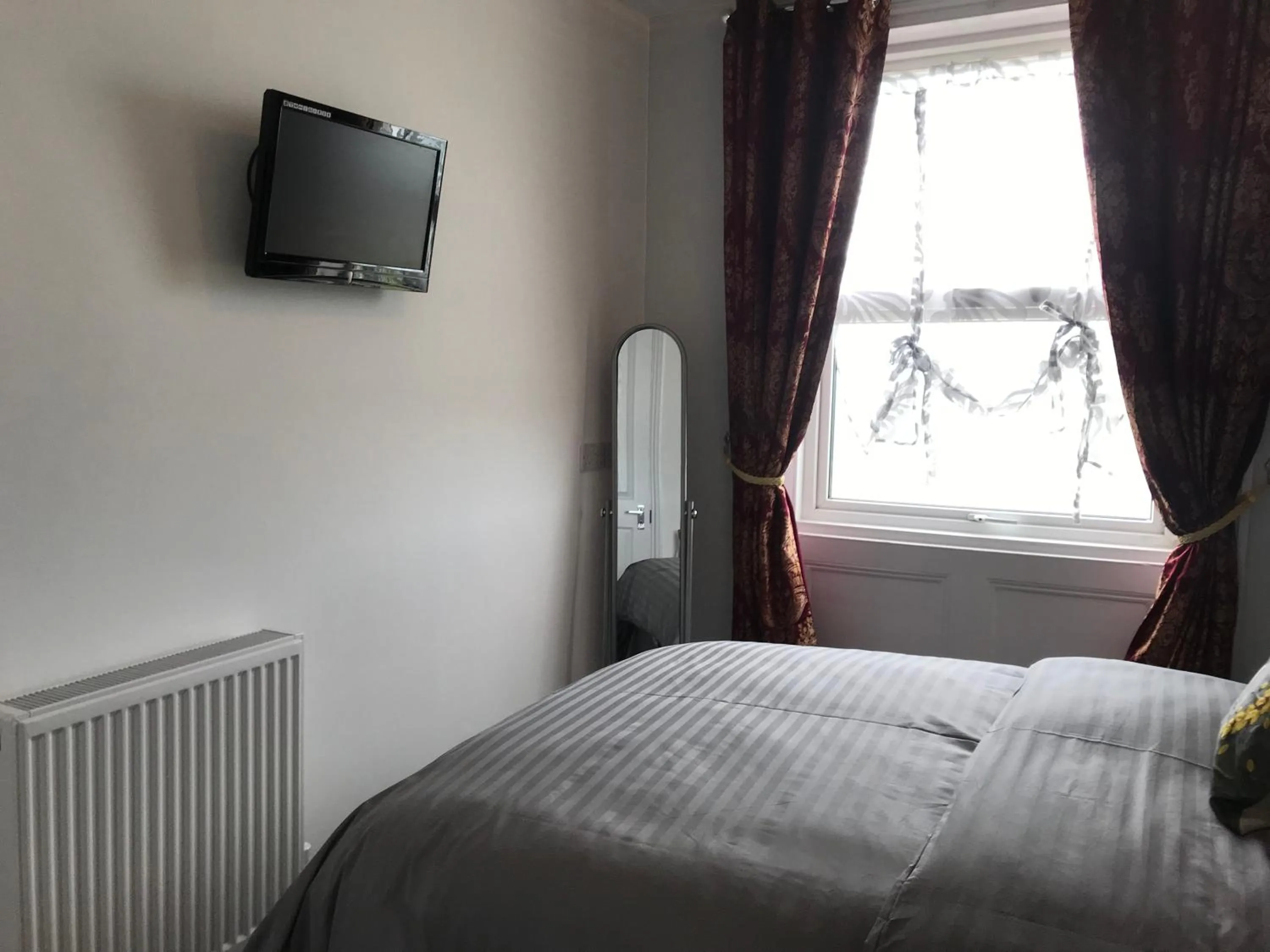 Bed in Sherwood Hotel