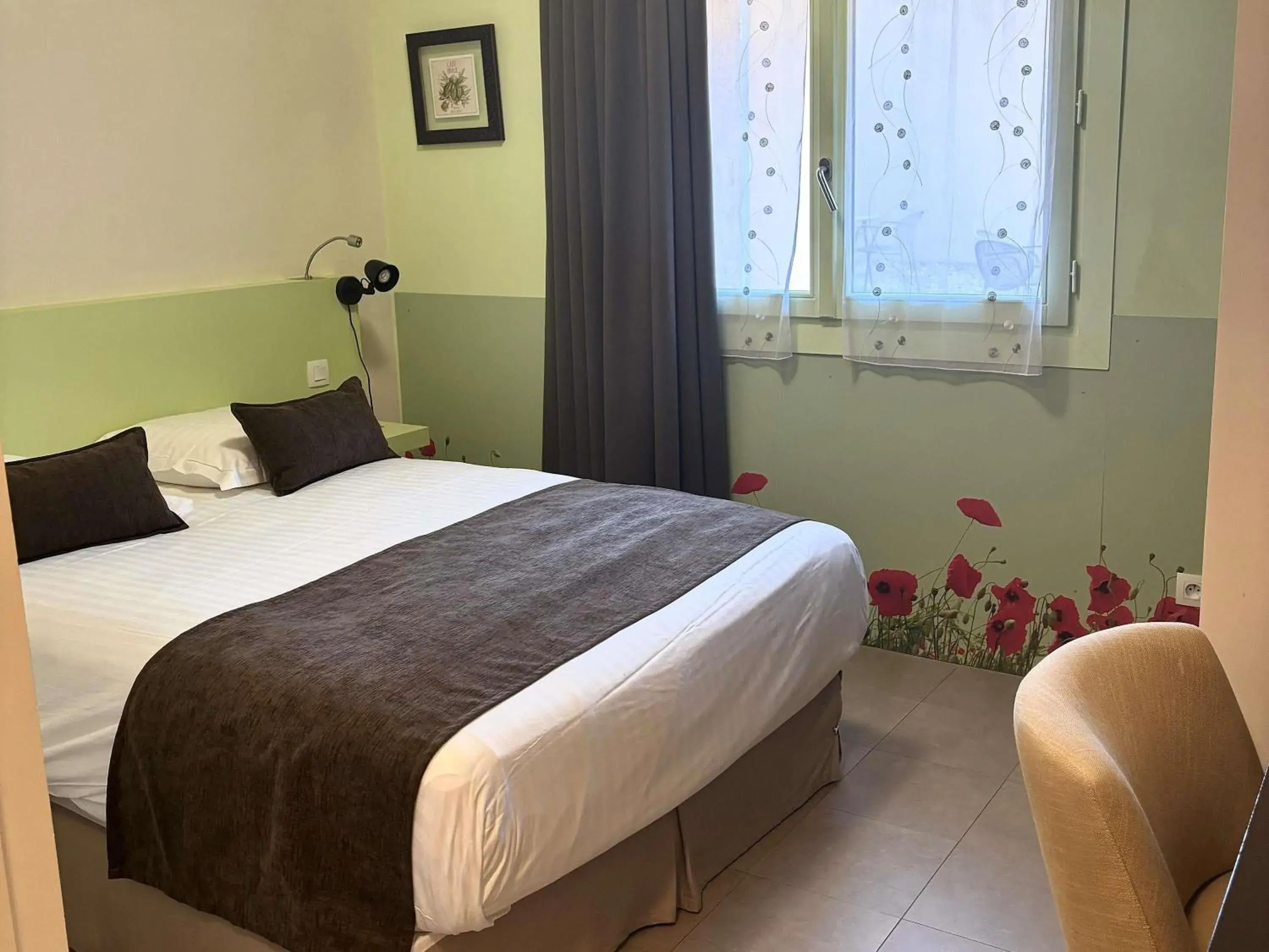 Bedroom, Bed in Mercure Aix-En-Provence Sainte-Victoire Bedroom, Bed in Mercure Aix-En-Provence Sainte-Victoire