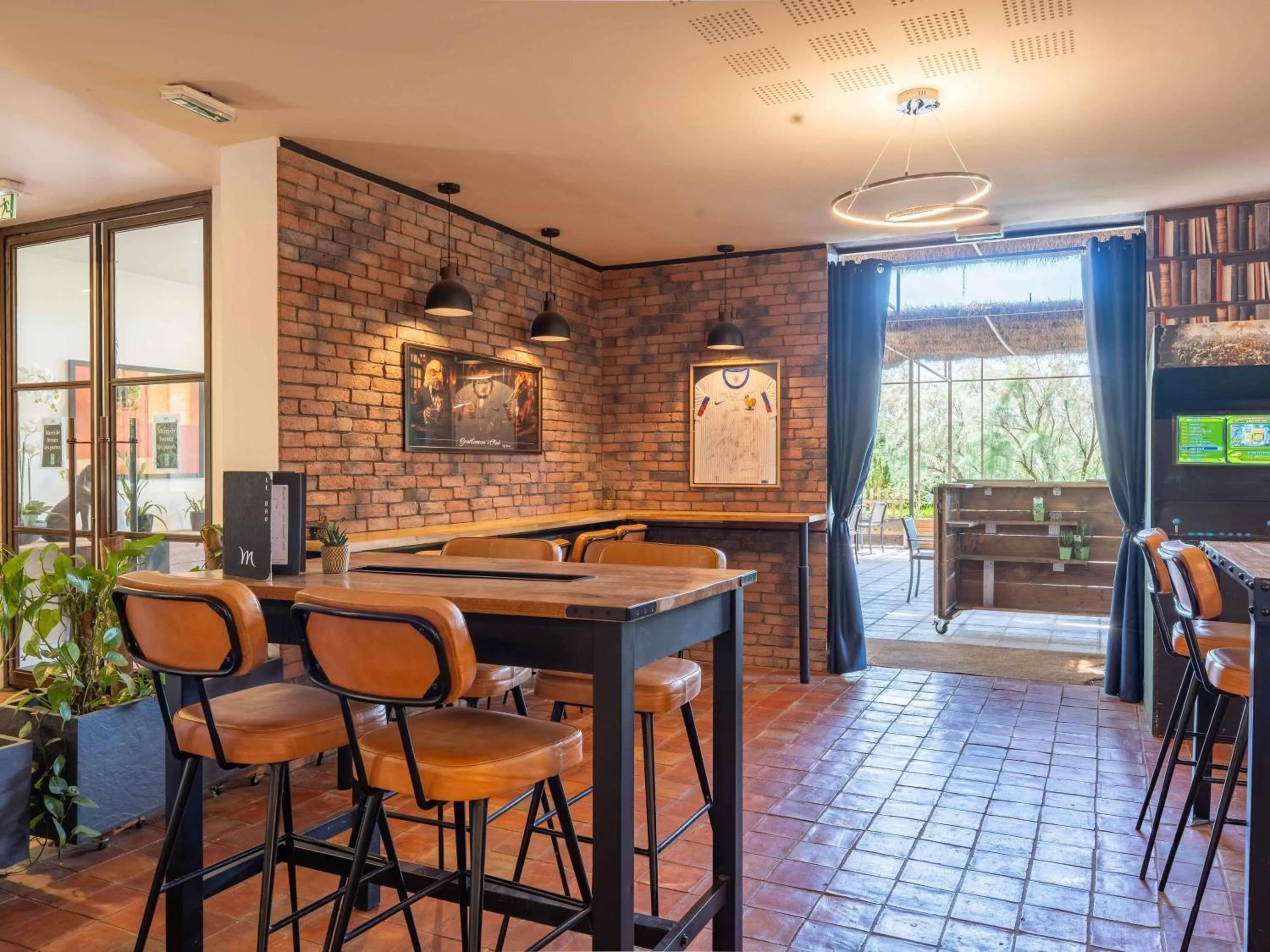 Lounge or bar in Mercure Aix-En-Provence Sainte-Victoire