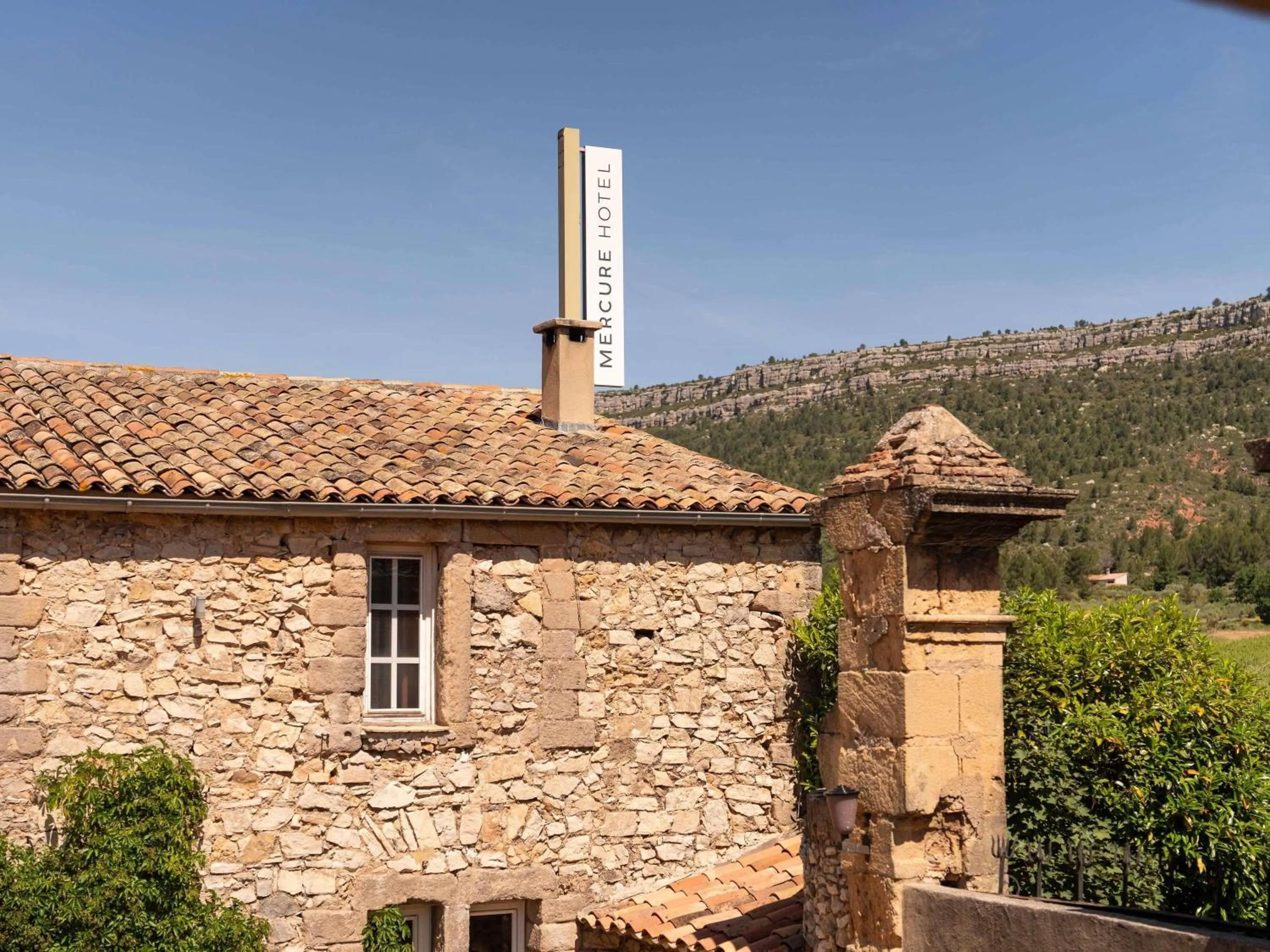 Property building in Mercure Aix-En-Provence Sainte-Victoire